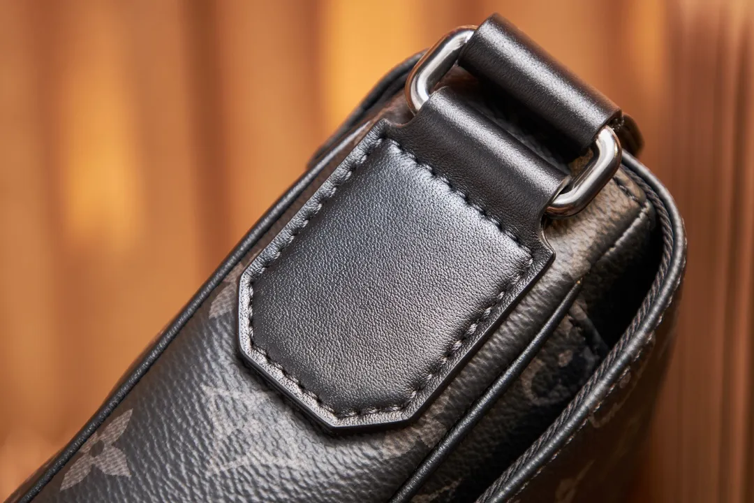 P¥720👉nfc163C01 dynamic chip version👈【Top inspection-free all-steel hardware】👏👏This model District small messenger bag Model: M46255; Size: 26x20x7CM Work details: For reference
