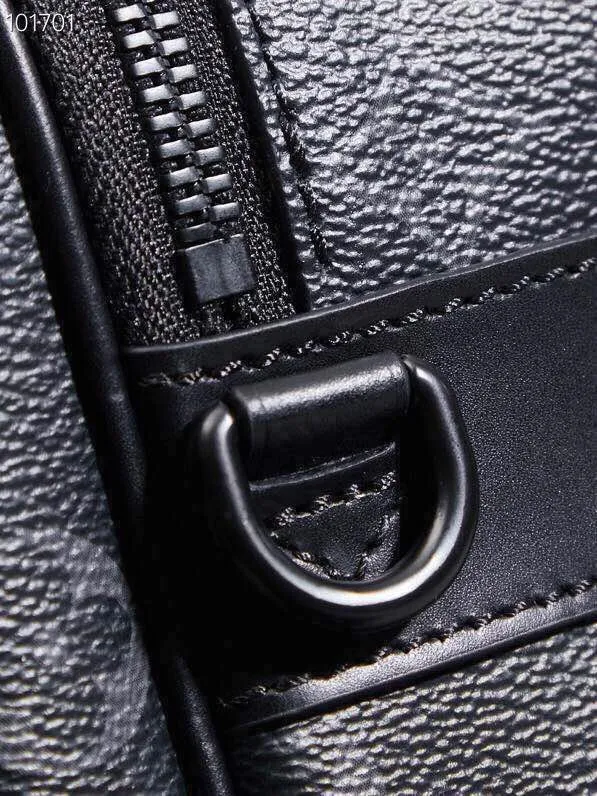 P¥940👉nfc dynamic chip version👈【Top inspection-free all-steel hardware】𝐒 𝐋𝐎𝐂𝐊 Messenger bag m45806 black flower French original leather🇫🇷Pure steel hardware Size: 22*18*8cm A hard-to-find messenger bag, tailor-made for men. The upper body effect is both explosive and very comfortable. It matches with different styles of daily wardrobe. It is super beautiful and grand. It seems low-key and not eye-catching, but the visual effect on the back will make your eyes shine! The capacity is also adequate, making it your first choice for daily travel, a strong hit!