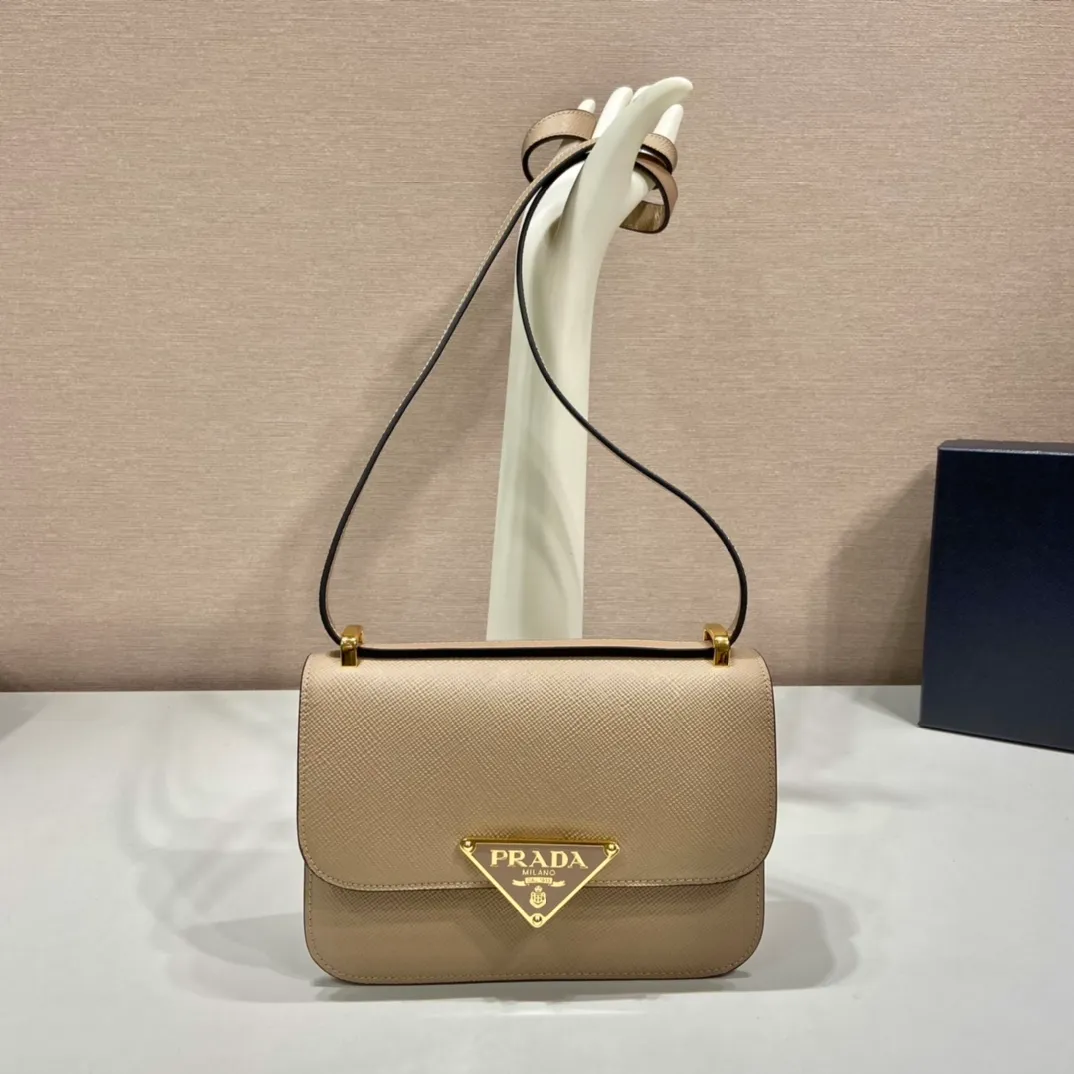 💰1500🎉New stewardess bag🎉1BD320😘😘 This retro and high-end bag is instantly recognizable. It is made of imported cross-grain cowhide + unique triangle logo. The long shoulder strap is adjustable and can be worn on one shoulder or crossbody. It has a full sense of luxury! The top of the back instantly transforms into a girly girl, with large capacity and space, versatile for all kinds of styles 😘Fashionable and practical, and a popular style that will never go out of style🎉🎉It’s so beautiful🎉Hurry up and get it🎉🎉 Length 22x height 16x bottom 6cm