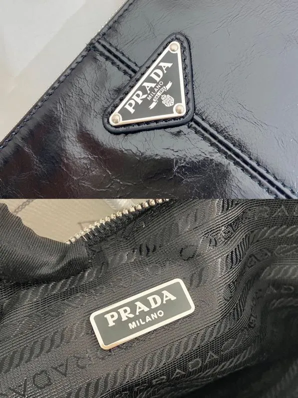 💰700🎉Oil-waxed leather handbag🎉2NH006S small oil-waxed handbag, original item👍👍Made of imported oil-waxed leather material, bag zipper opening and closing, polished stainless steel metal hardware, internal logo, external triangle logo, both practical and chic design style, looking extremely fashionable and grand👏👏 Length 24x Height 14.5cm👏👏👏💰💰💰