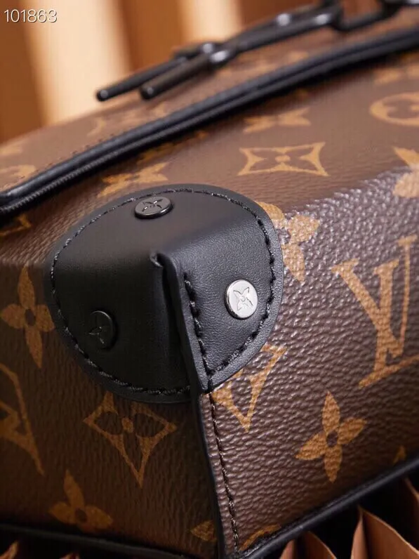 P¥780👉nfc dynamic chip version👈This Steamer mini handbag cross-body bag M83613 French original leather🇫🇷All steel hardware Size: 18*11*6.5cm [Essential details, every detail is impeccable]