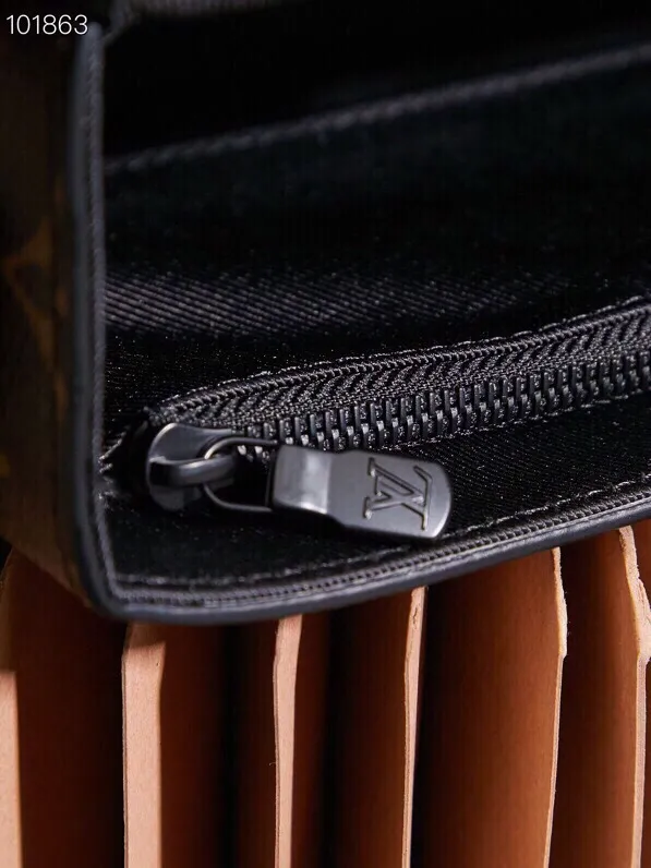 P¥780👉nfc dynamic chip version👈This Steamer mini handbag cross-body bag M83613 French original leather🇫🇷All steel hardware Size: 18*11*6.5cm [Essential details, every detail is impeccable]