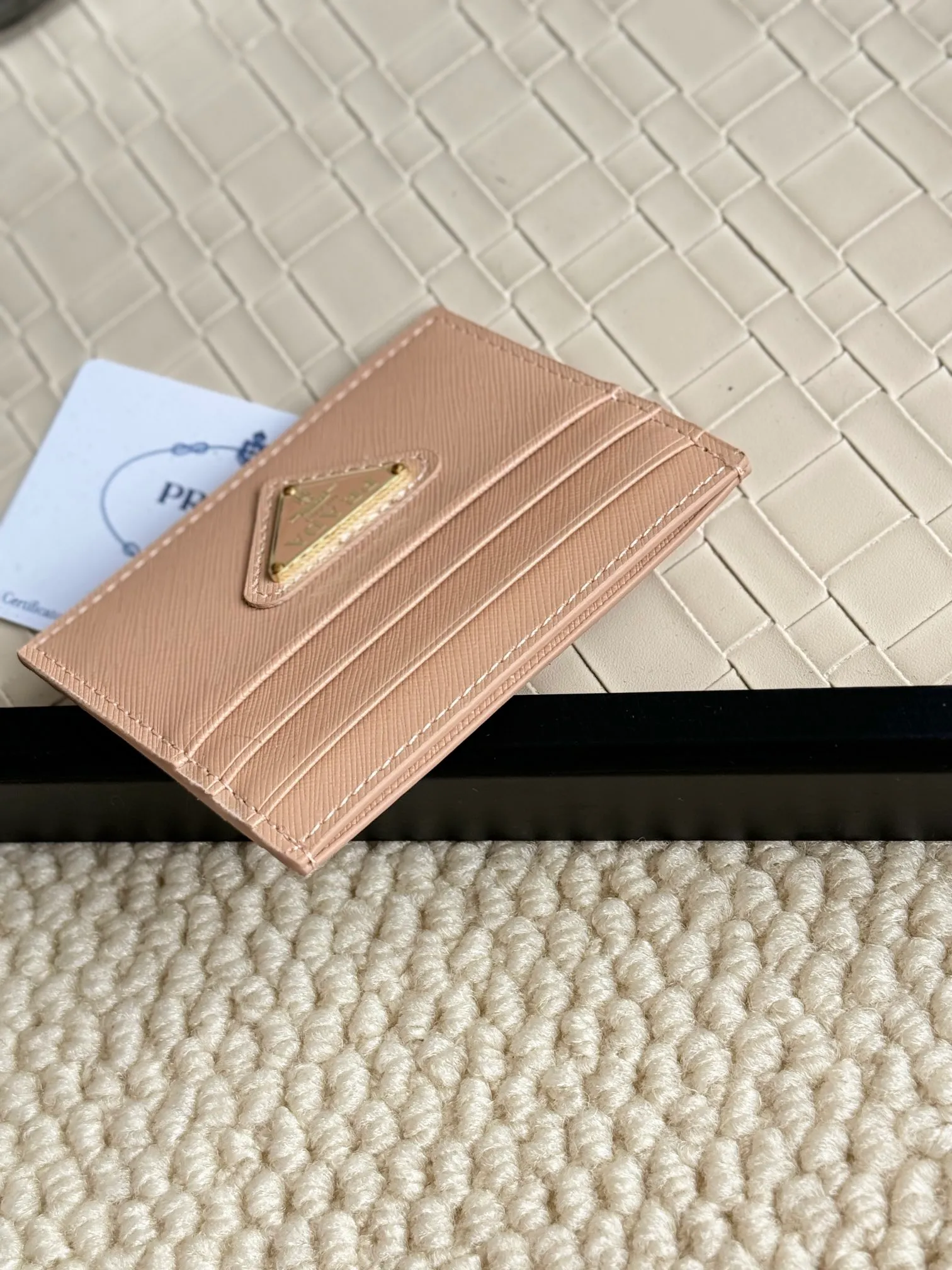 💰100prada popular card holder, unisex small card holder, black, model 1MC025 Triangle Wheat series, nine colors, made of cross-grain cowhide, 6 card slots ➕ a middle mezzanine, which can hold multiple cards and zeros 💰, size 11.2×8.5cm, taken in kind, what you see is what you get