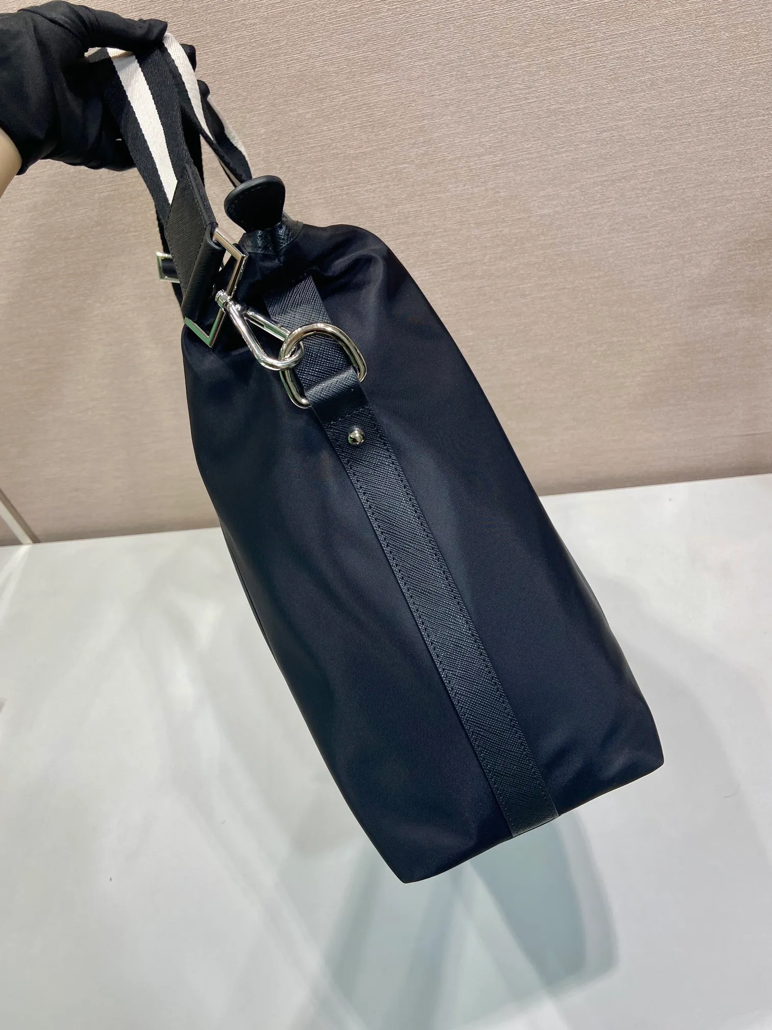 💰960, P Jiachui's popular men's bag, 2096 black, top quality, made of imported parachute fabric + imported cowhide, top hardware, lightweight + super large space, usable when traveling far away, never outdated, length 40X height 35X14cm.