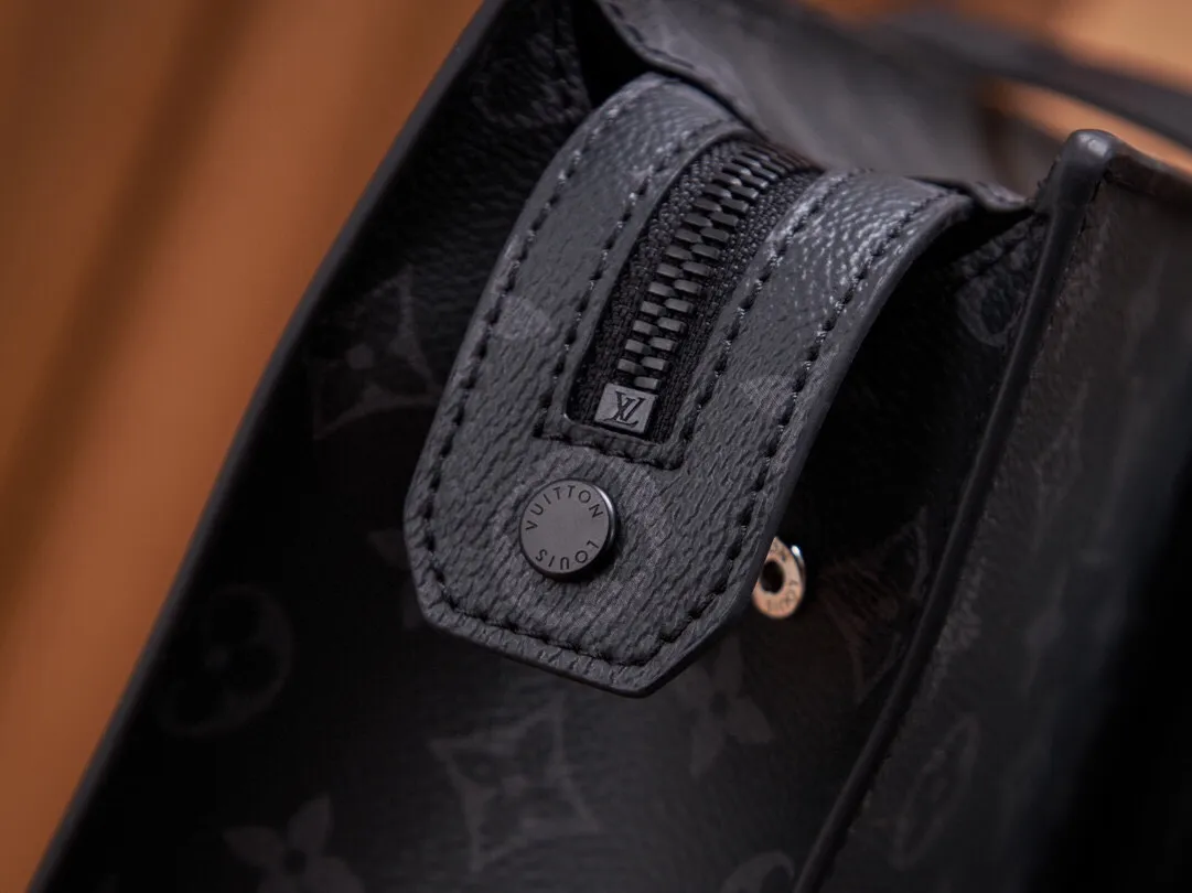 P¥840👉nfc dynamic chip version👈This Monogramq briefcase M45265 French original leather🇫🇷Pure steel hardware Size: 39*30*7cm [Essential details, every detail is impeccable]