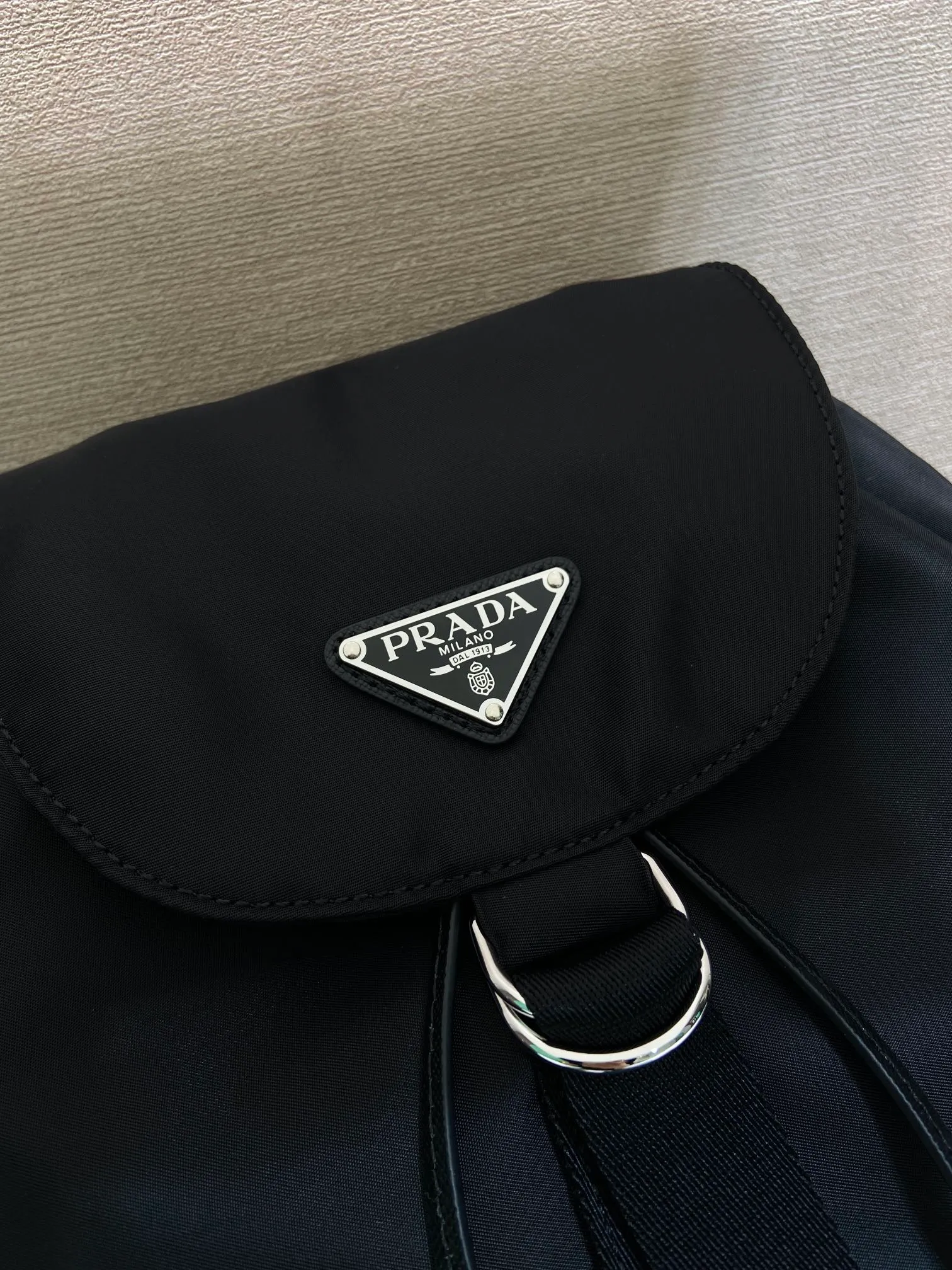 💰1120🎉New product🎉1BZ0197 backpack🎉🎉 This backpack is made of imported nylon fabric and cross-grain cowhide. The only backpack does not have a portable design. It is very unique and has a casual flavor. It has a large capacity and space. The upper body effect is light, fashionable and practical. It is also a popular style that will never go out of style🎉🎉Babies, hurry up and get it🎉🎉 Length 25x Height 35x Bottom 15cm🎉🎉🎉💰💰💰