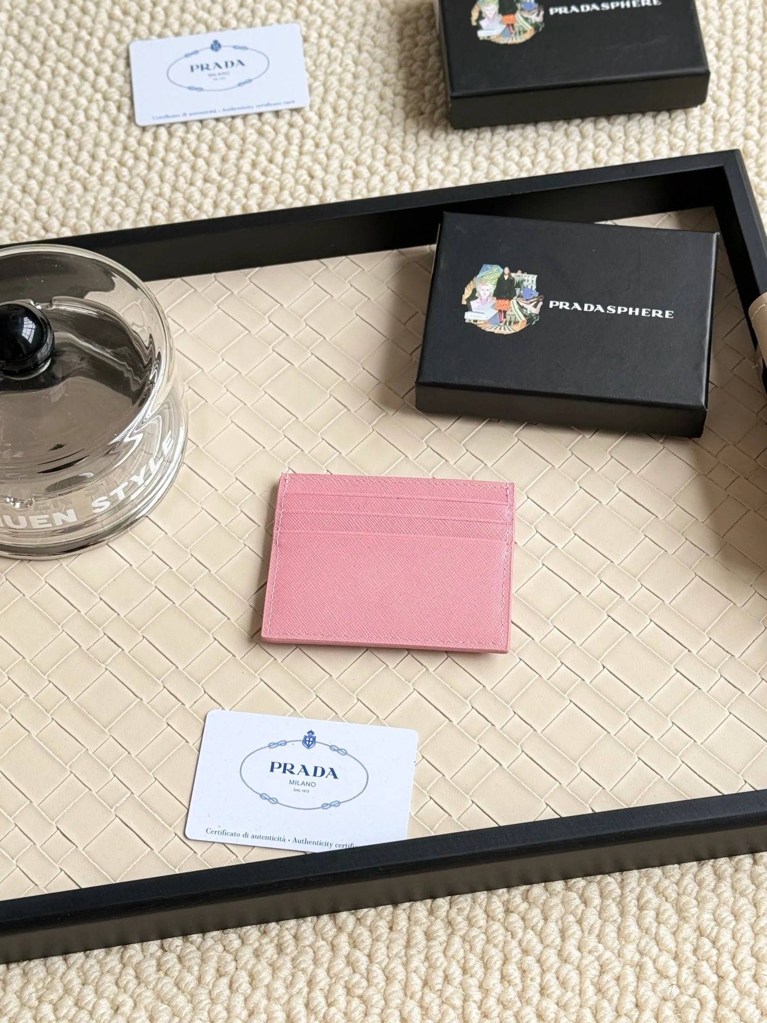 💰110prada popular card holder, unisex small card holder, black, model 1MC025 Triangle Wheat series, nine colors, made of cross-grain cowhide, 6 card slots ➕ one middle sandwich, can hold multiple cards and zeros 💰, size 11.2×8.5cm, real shot, what you see is what you get