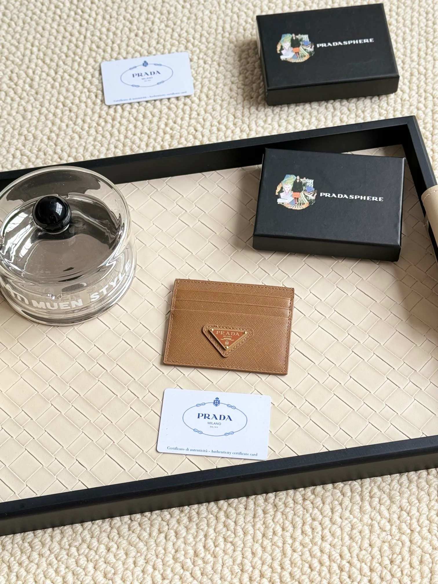 💰110prada popular card holder, unisex small card holder, black, model 1MC025 Triangle Wheat series, nine colors, made of cross-grain cowhide, 6 card slots ➕ one middle sandwich, can hold multiple cards and zeros 💰, size 11.2×8.5cm, real shot, what you see is what you get