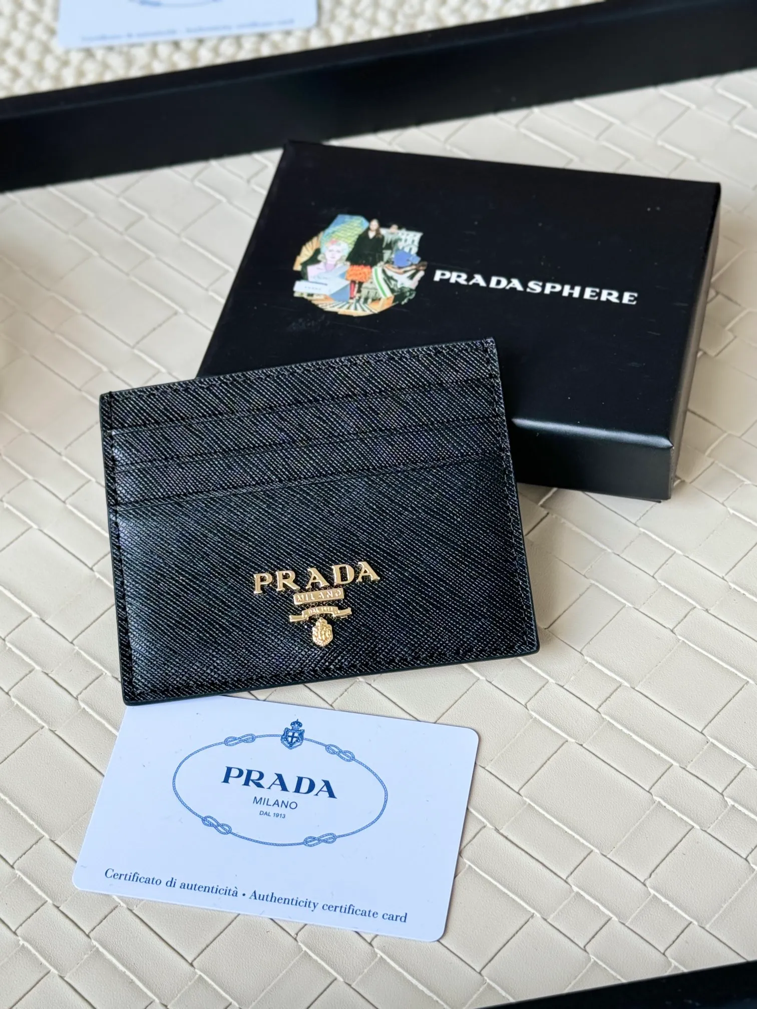 💰110prada popular card holder, unisex small card holder, black, model 1MC025, loose lettering Triangle Wheat series, nine colors, made of cross-grain cowhide, 6 card slots ➕ One middle sandwich, can place multiple cards and zeros 💰, size 11.2×8.5cm, real shot, what you see is what you get