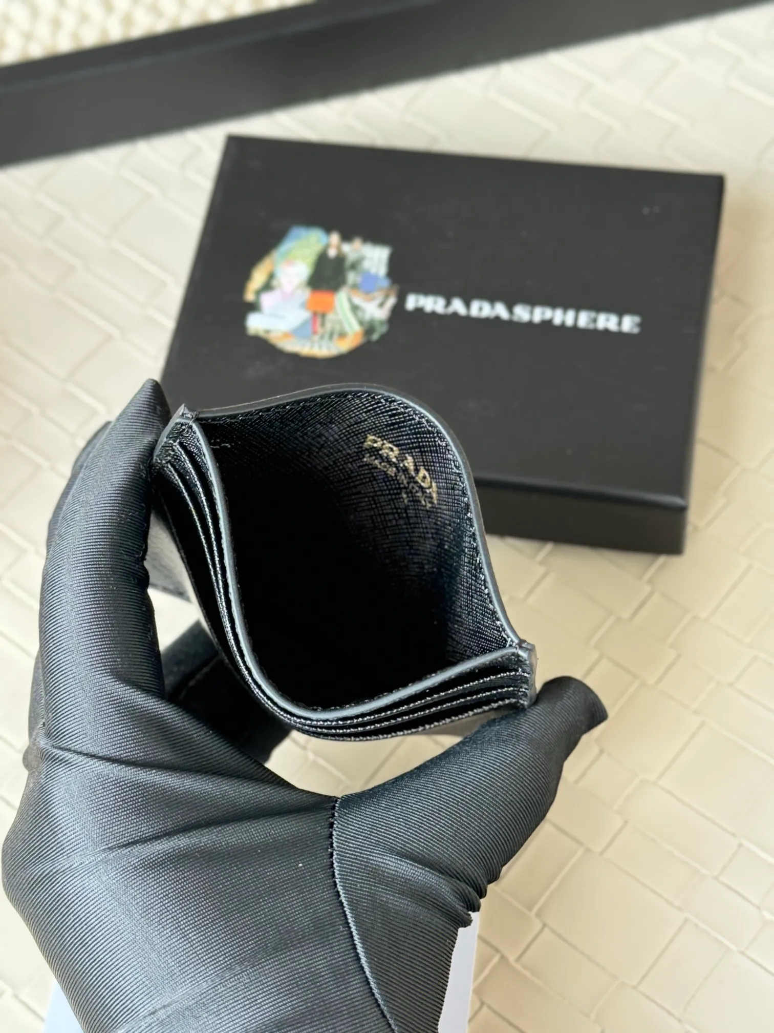 💰110prada popular card holder, unisex small card holder, black, model 1MC025, loose lettering Triangle Wheat series, nine colors, made of cross-grain cowhide, 6 card slots ➕ One middle sandwich, can place multiple cards and zeros 💰, size 11.2×8.5cm, real shot, what you see is what you get