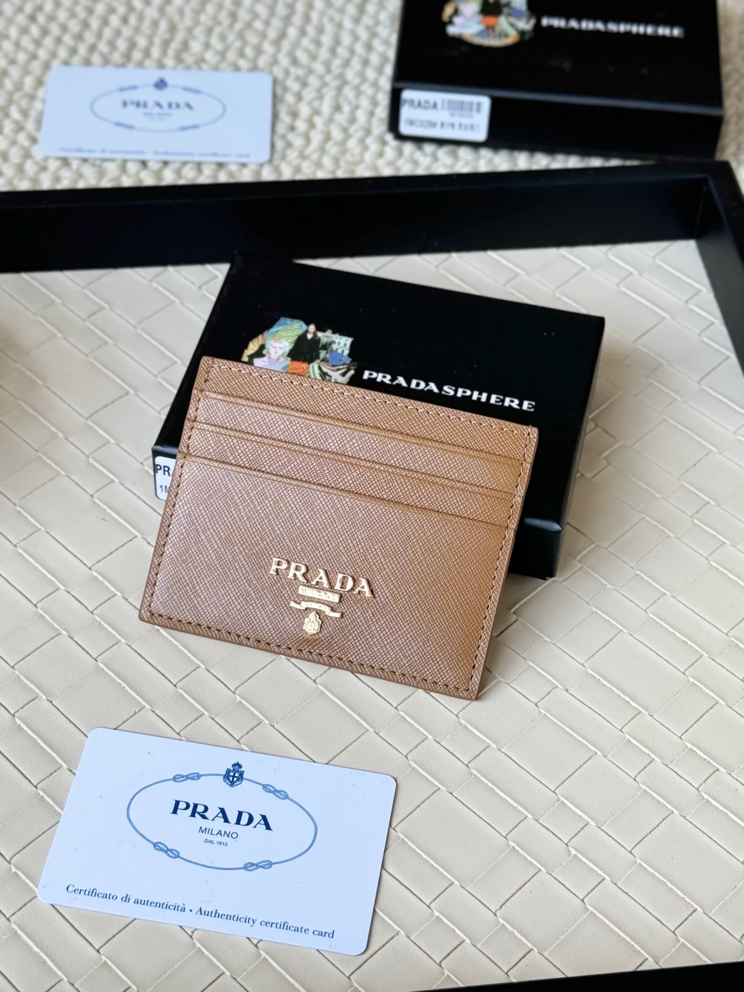 💰100prada popular card holder, small card holder for men and women, black, model 1MC025, loose lettering Triangle Wheat series, nine colors, made of cross-grain cowhide, 6 card slots ➕ One middle sandwich, can place multiple cards and zeros 💰, size 11.2×8.5cm, taken in kind, what you see is what you get