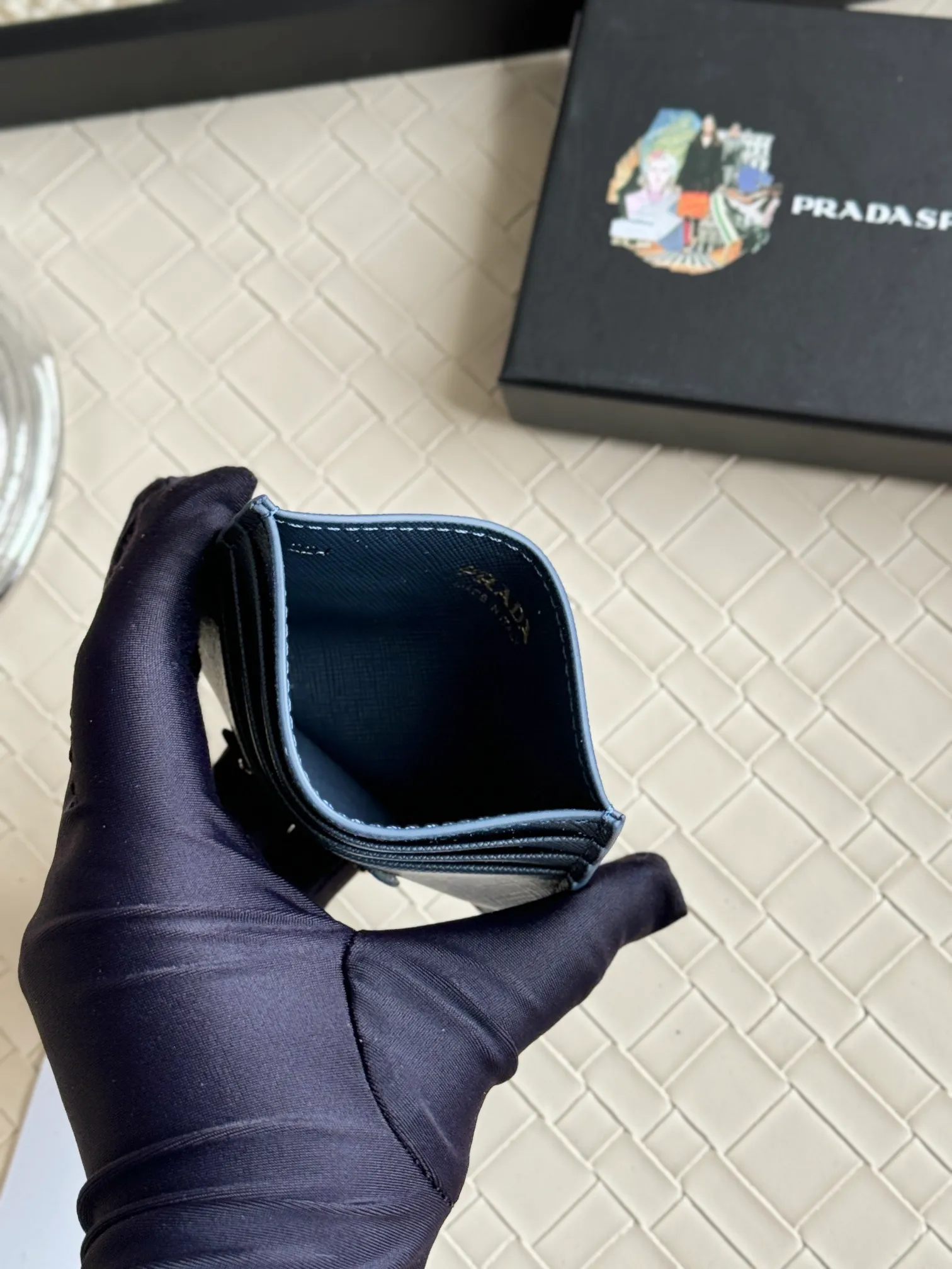 💰100prada popular card holder, unisex small card holder, black, model 1MC025 Triangle Wheat series, nine colors, made of cross-grain cowhide, 6 card slots ➕ a middle mezzanine, which can hold multiple cards and zeros 💰, size 11.2×8.5cm, taken in kind, what you see is what you get