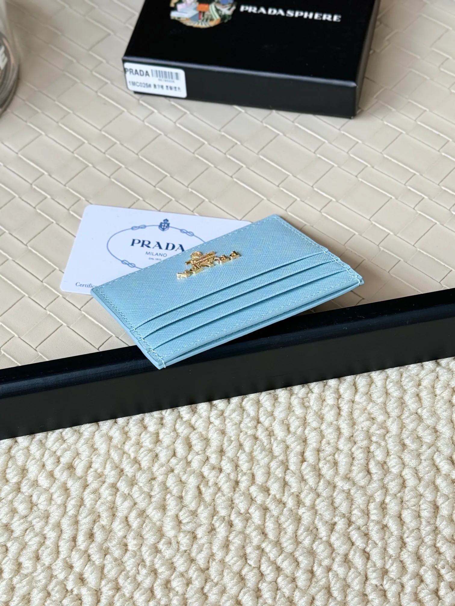 💰110prada popular card holder, unisex small card holder, black, model 1MC025, loose lettering Triangle Wheat series, nine colors, made of cross-grain cowhide, 6 card slots ➕ One middle sandwich, can place multiple cards and zeros 💰, size 11.2×8.5cm, real shot, what you see is what you get