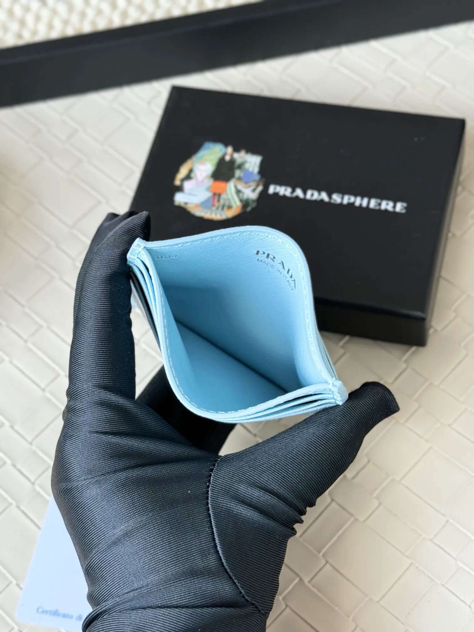 💰110prada popular card holder, unisex small card holder, black, model 1MC025, loose lettering Triangle Wheat series, nine colors, made of cross-grain cowhide, 6 card slots ➕ One middle sandwich, can place multiple cards and zeros 💰, size 11.2×8.5cm, real shot, what you see is what you get