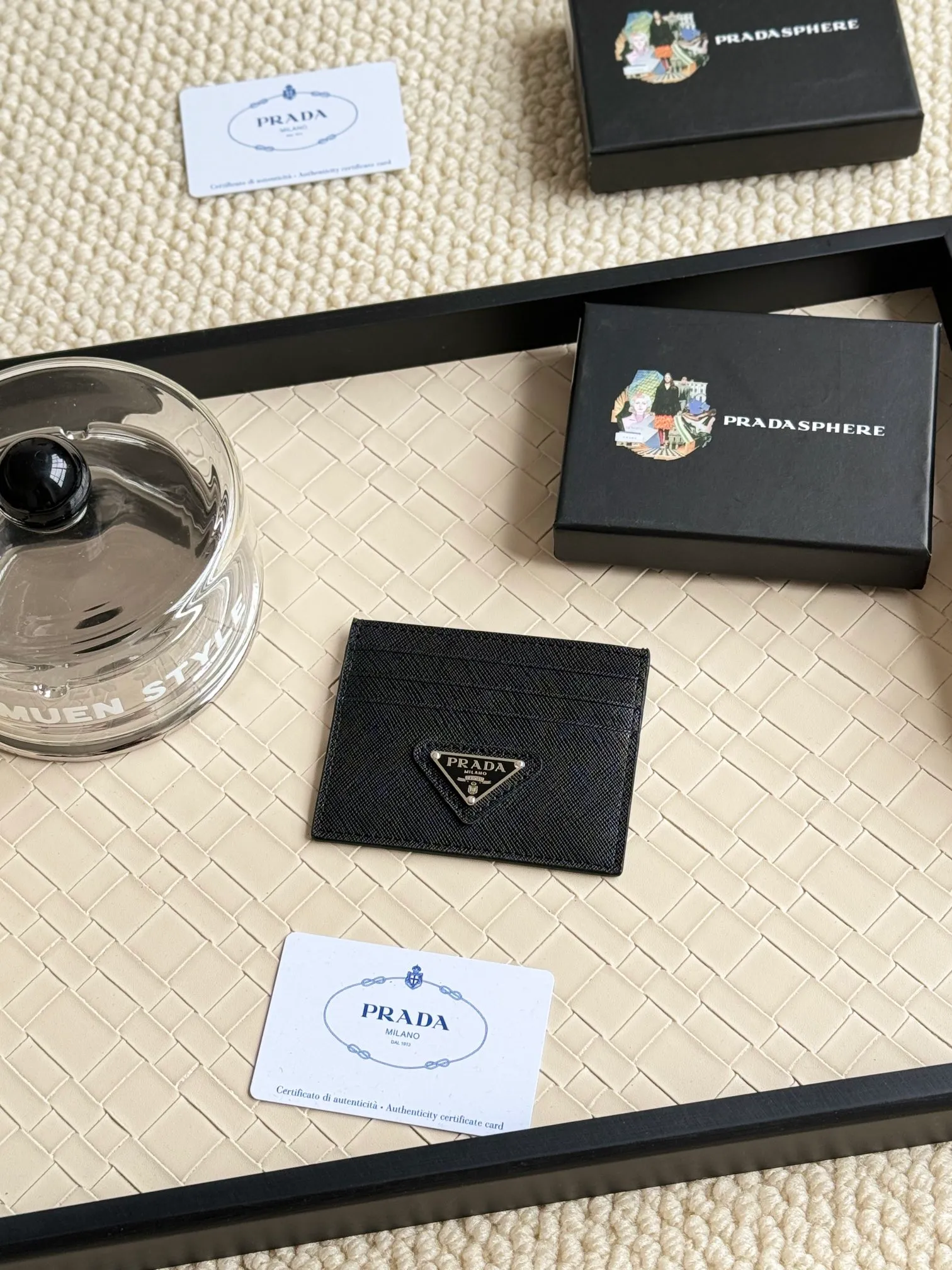 💰110prada popular card holder, unisex small card holder, black, model 1MC025 Triangle Wheat series, nine colors, made of cross-grain cowhide, 6 card slots ➕ one middle sandwich, can hold multiple cards and zeros 💰, size 11.2×8.5cm, real shot, what you see is what you get
