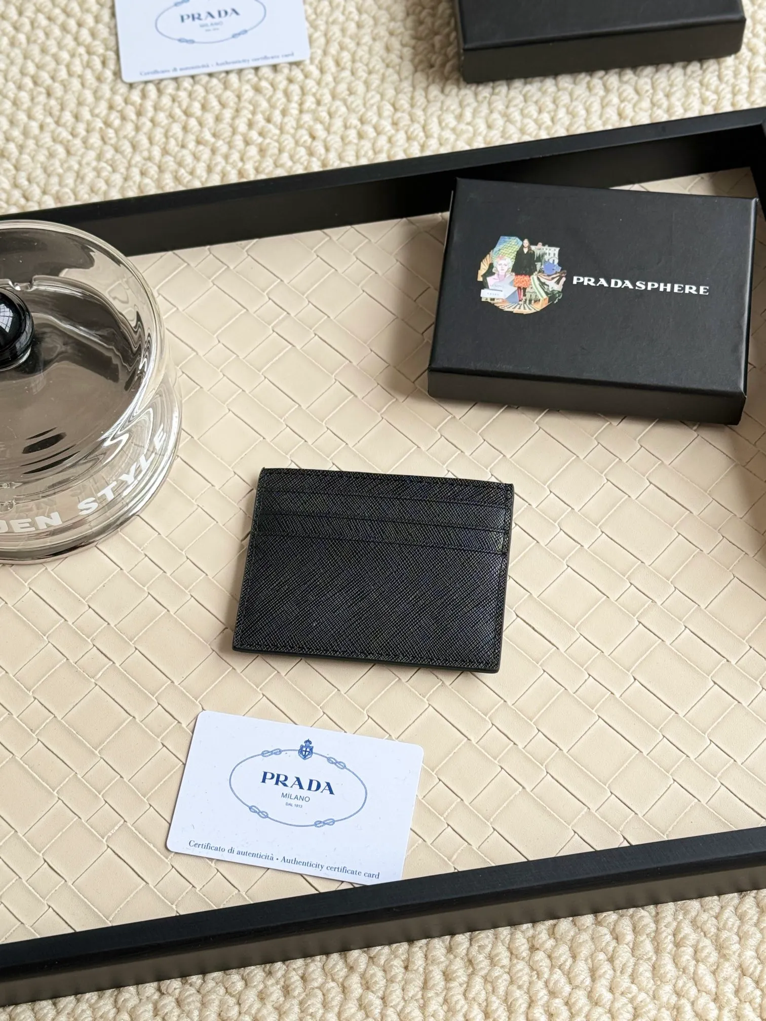 💰110prada popular card holder, unisex small card holder, black, model 1MC025 Triangle Wheat series, nine colors, made of cross-grain cowhide, 6 card slots ➕ one middle sandwich, can hold multiple cards and zeros 💰, size 11.2×8.5cm, real shot, what you see is what you get