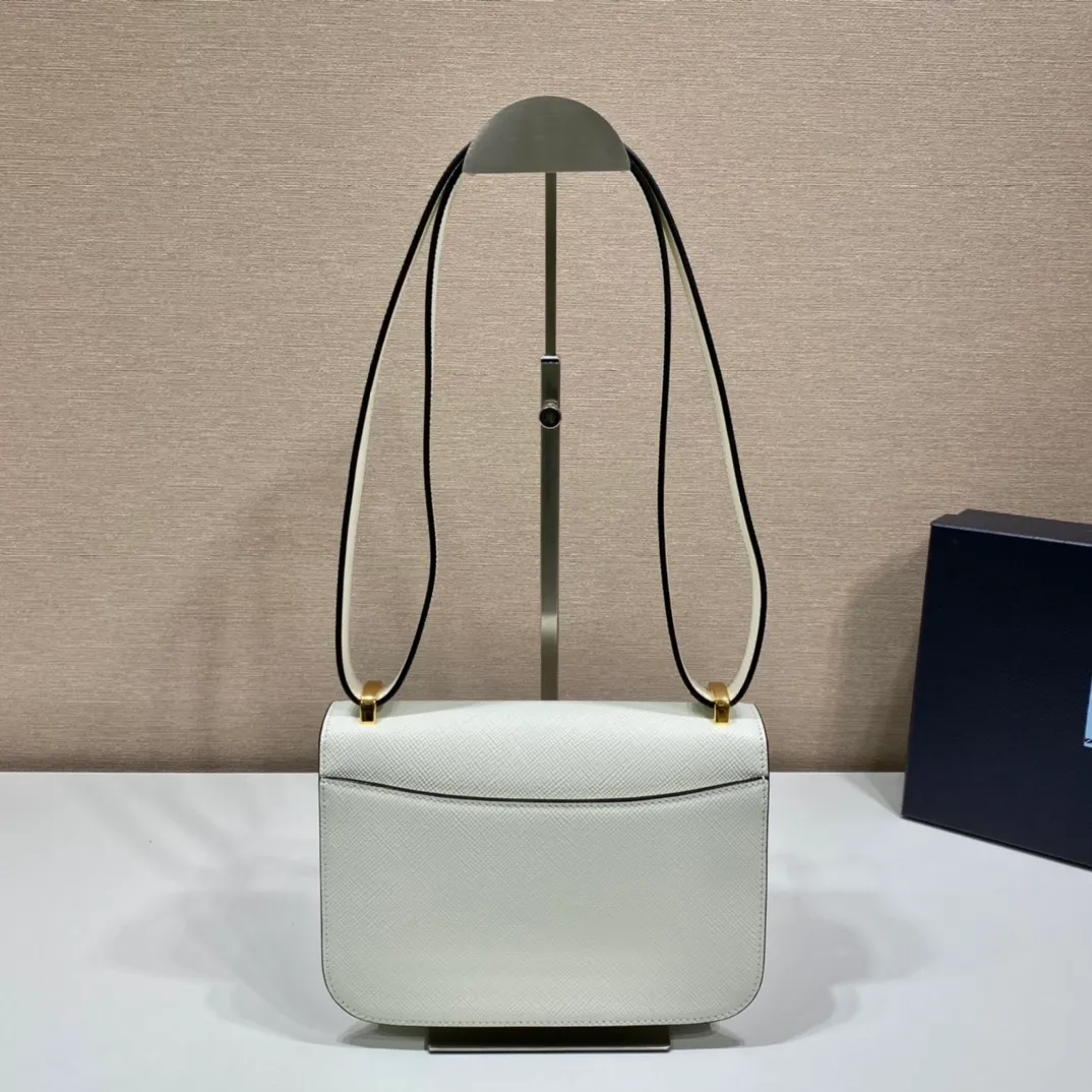 💰1500🎉New stewardess bag🎉1BD320😘😘 This retro and high-end bag is instantly recognizable. It is made of imported cross-grain cowhide + unique triangle logo. The long shoulder strap is adjustable and can be worn on one shoulder or crossbody. It has a full sense of luxury! The top of the back instantly transforms into a girly girl, with large capacity and space, versatile for all kinds of styles 😘Fashionable and practical, and a popular style that will never go out of style🎉🎉It’s so beautiful🎉Hurry up and get it🎉🎉 Length 22x height 16x bottom 6cm