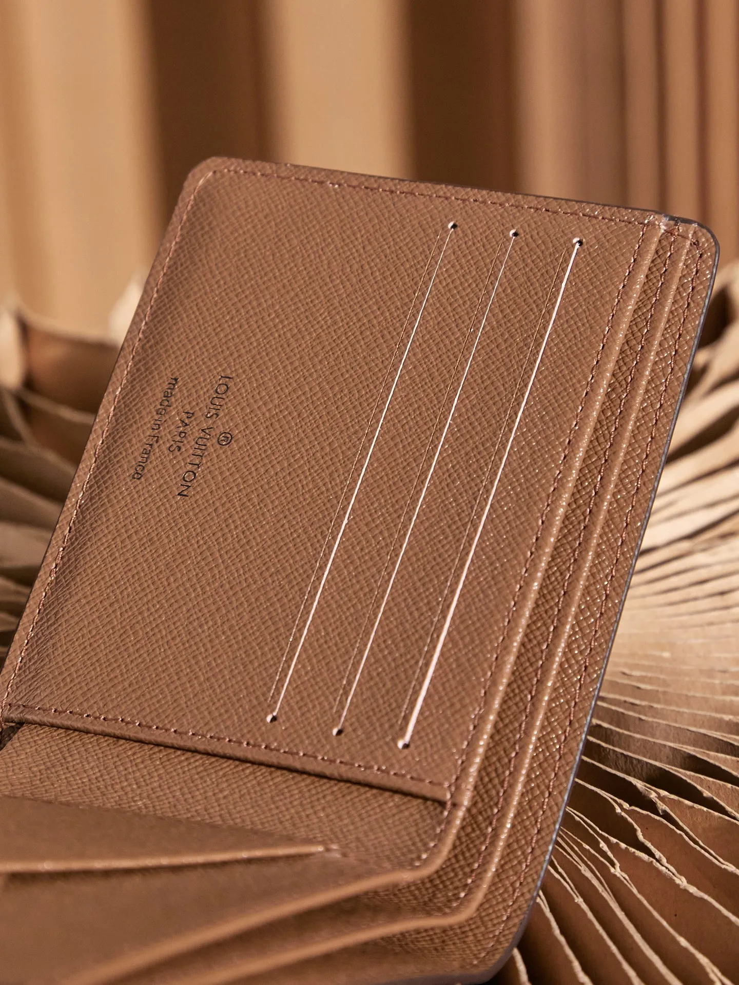 p¥200👉nfc dynamic chip version👈[Top inspection-free] Overseas special supply M60895 presbyopic short wallet Cowhide leather lining 3 credit card slots 2 compartments to store banknotes and receipts 2 side slots to accommodate receipts 2 business card slots Size 11.5 x 9 x 1.5 cm (length x height x width) with gift box