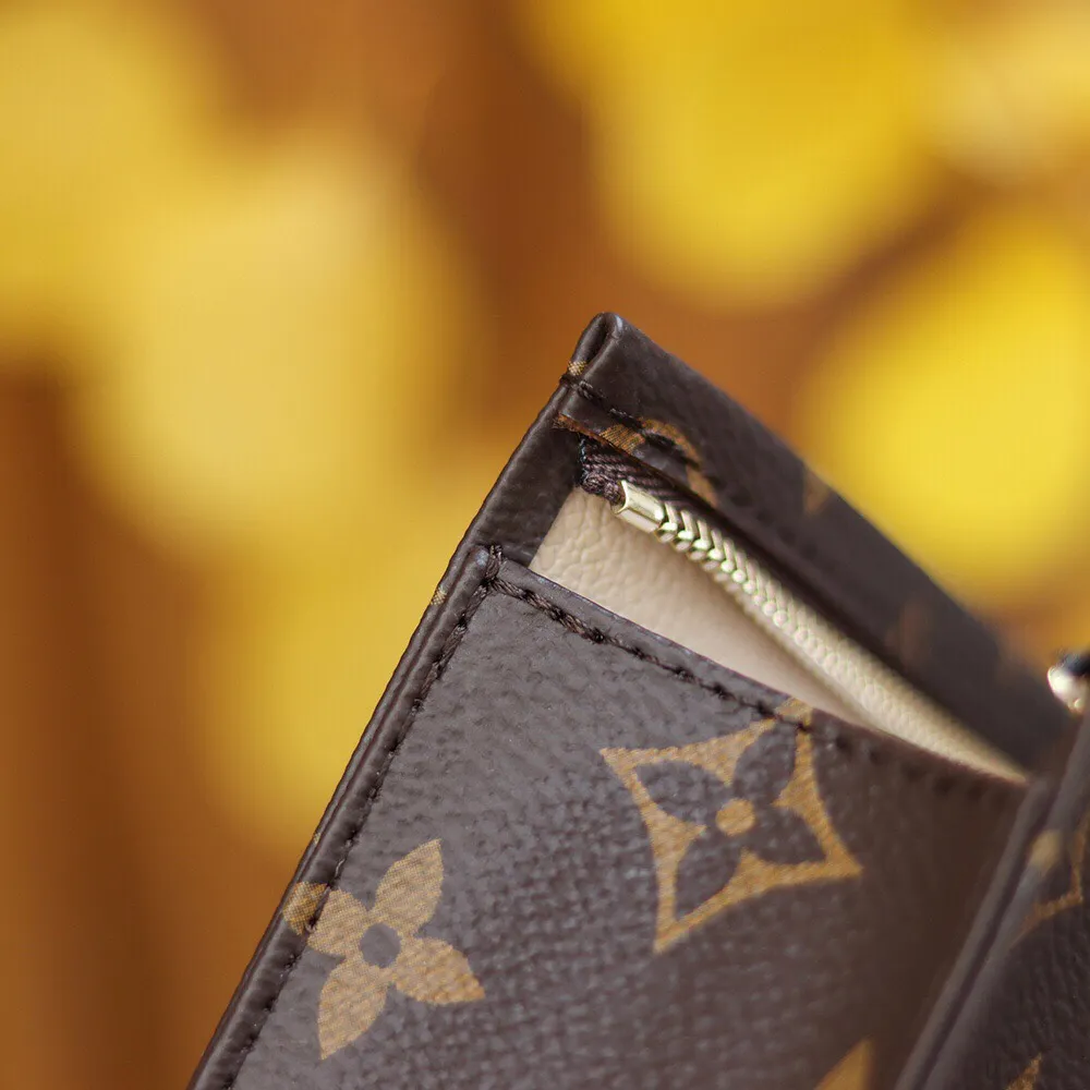 P¥320👉nfc dynamic chip version👈【Top inspection-free original bronze hardware】wash bag 𝙈47542 French original leather🇫🇷Pure steel hardware Size: 25*20*5.5 Zoom in🔍HD details!