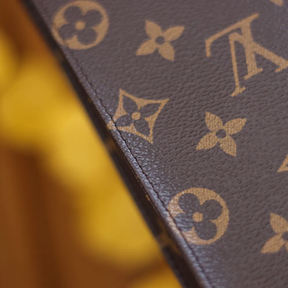 P¥320👉nfc dynamic chip version👈【Top inspection-free original bronze hardware】wash bag 𝙈47542 French original leather🇫🇷Pure steel hardware Size: 25*20*5.5 Zoom in🔍HD details!