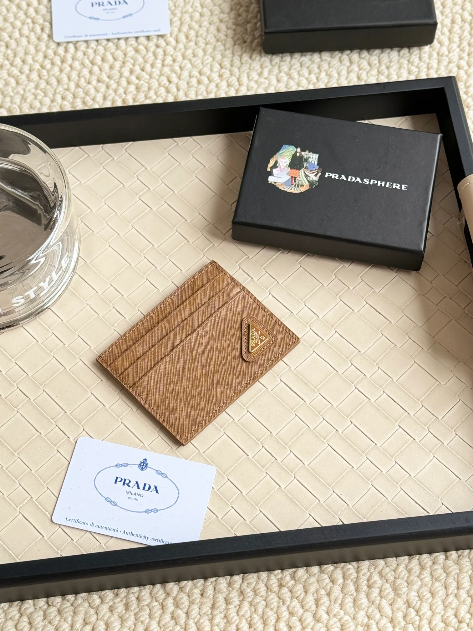 💰100 prada popular card holder, unisex small card holder, black, model 1MC025, oblique triangle, made of cross-grain cowhide, 6 card slots ➕ one middle compartment, can hold multiple cards and zeros 💰, size 11.2×8.5cm, real shot, what you see is what you get
