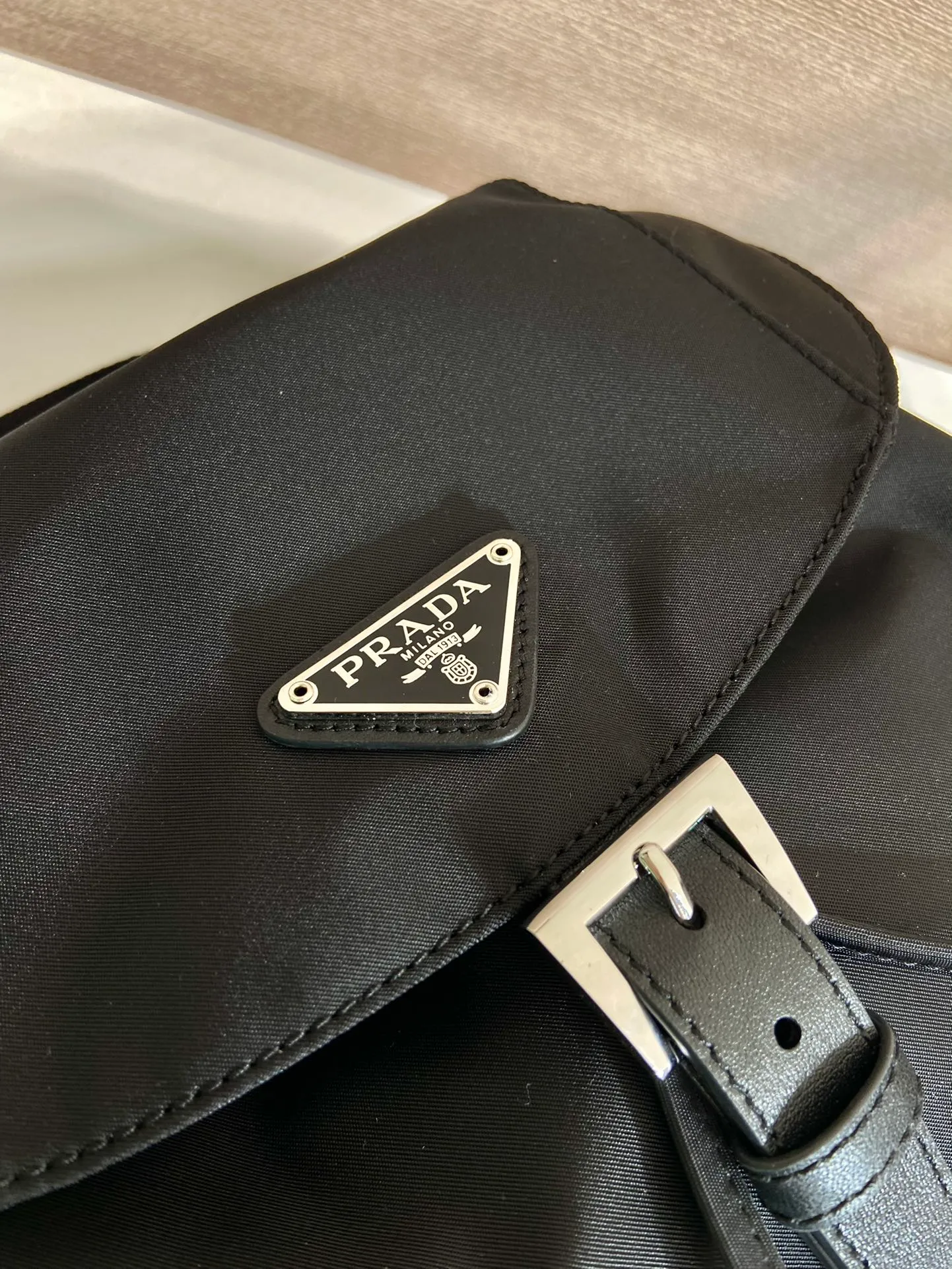 💰1120🎉Second-hand backpack🎉1BZ832 new model🎉🎉 This one is made of imported nylon fabric/calfskin, with zippered pockets on the front. The upper body effect is very beautiful, lightweight and practical. Easy to space. Babies, hurry up and get it, it’s another hit that will never go out of style. Length 27x Height 29x Bottom 13.5cm