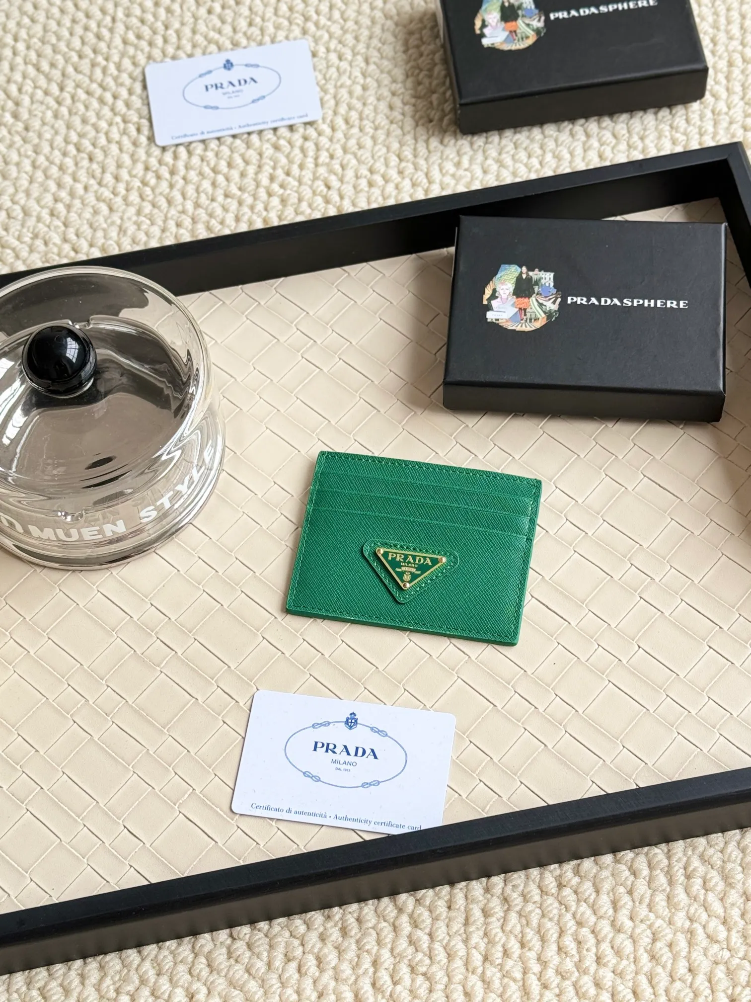 💰110prada popular card holder, unisex small card holder, black, model 1MC025 Triangle Wheat series, nine colors, made of cross-grain cowhide, 6 card slots ➕ one middle sandwich, can hold multiple cards and zeros 💰, size 11.2×8.5cm, real shot, what you see is what you get