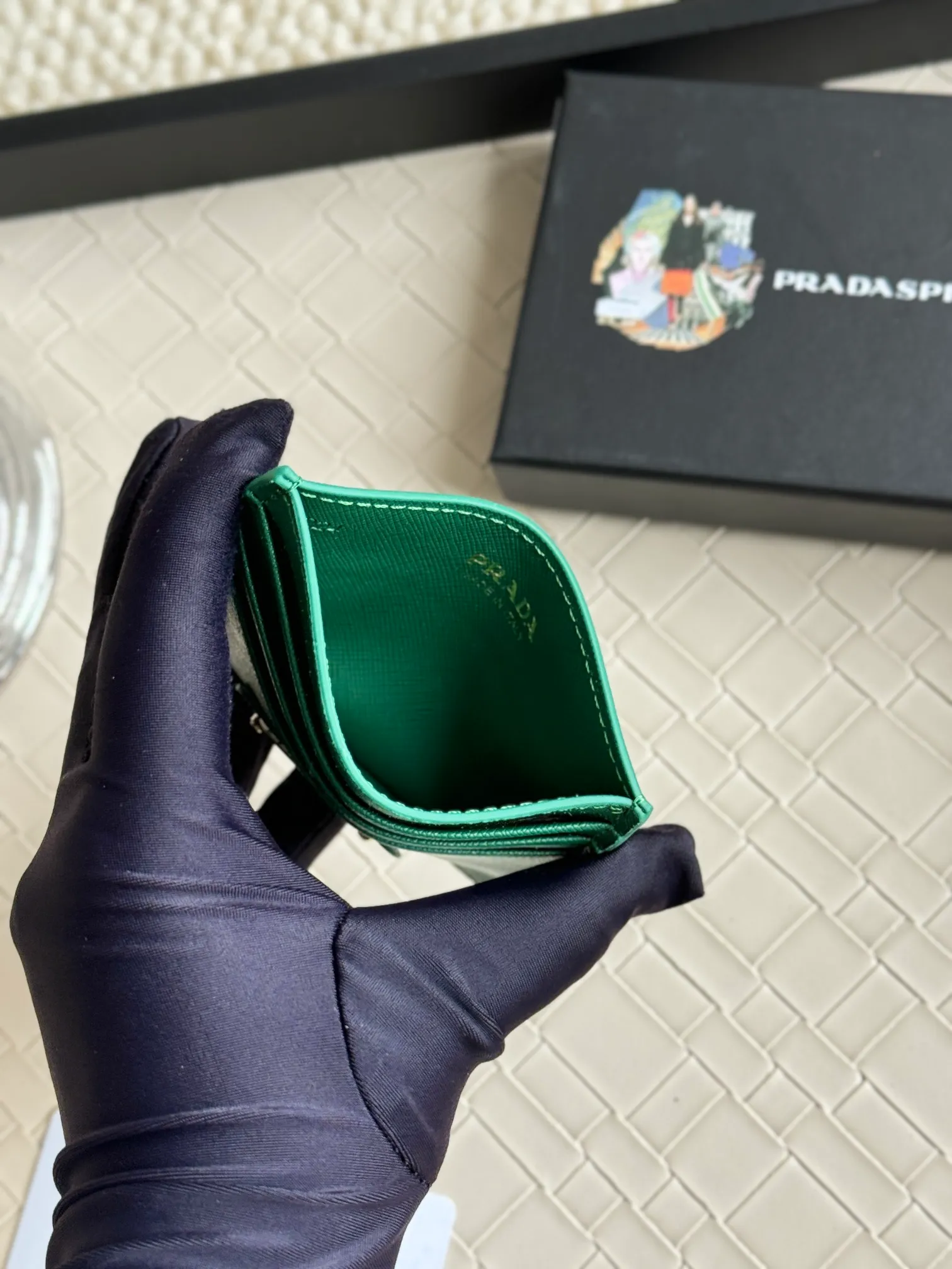 💰110prada popular card holder, unisex small card holder, black, model 1MC025 Triangle Wheat series, nine colors, made of cross-grain cowhide, 6 card slots ➕ one middle sandwich, can hold multiple cards and zeros 💰, size 11.2×8.5cm, real shot, what you see is what you get
