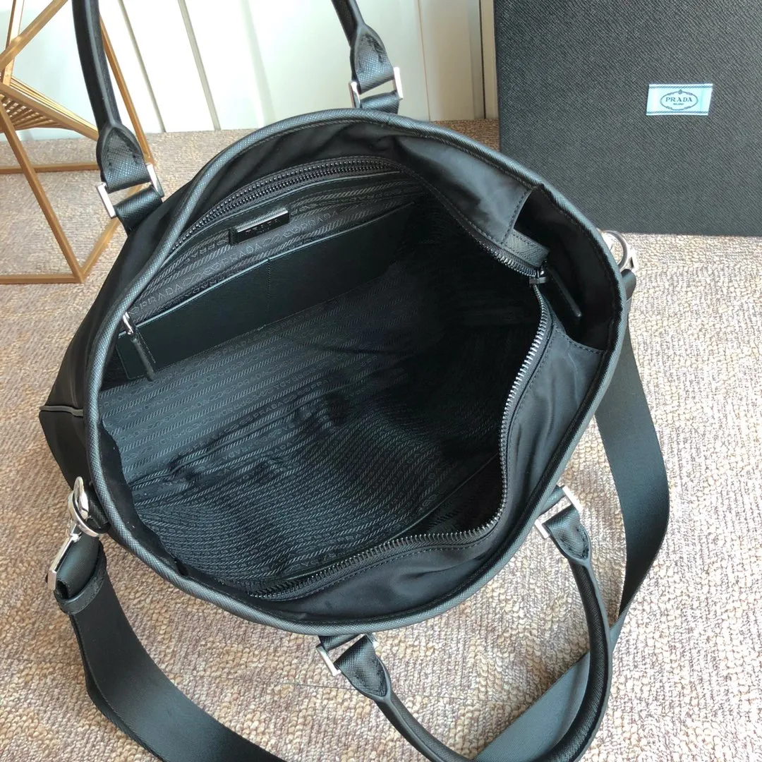 💰1260, new style🆕🆕, 2VG034 men's handbag, made of advanced nylon fabric/cross-grain cowhide🎉🎉, polished steel accessories, dark metal zipper, detachable and adjustable nylon shoulder strap, 165 OEM code, light and fashionable, a must-have for men, length 36x height 34x bottom 10cm.💪💪💪