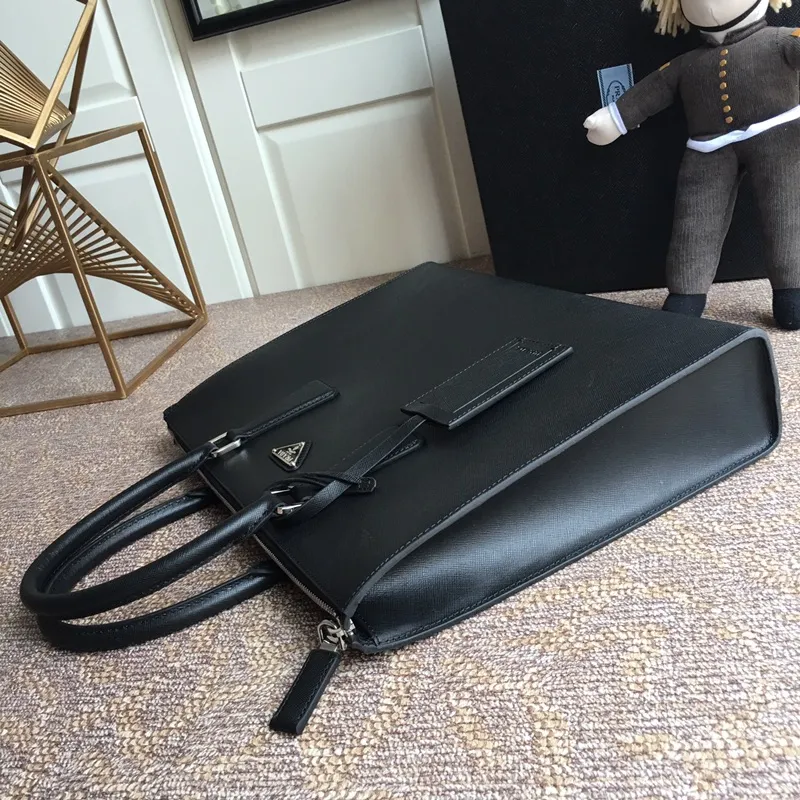 💰1860P Jiachu new men's bag, 2VG030V triangular black, bought the original board for development, exactly the same, the latest men's bag, made of imported cross-grain cowhide, 175 OEM code, synchronized with the counter, length 38X height 29x bottom 6cm