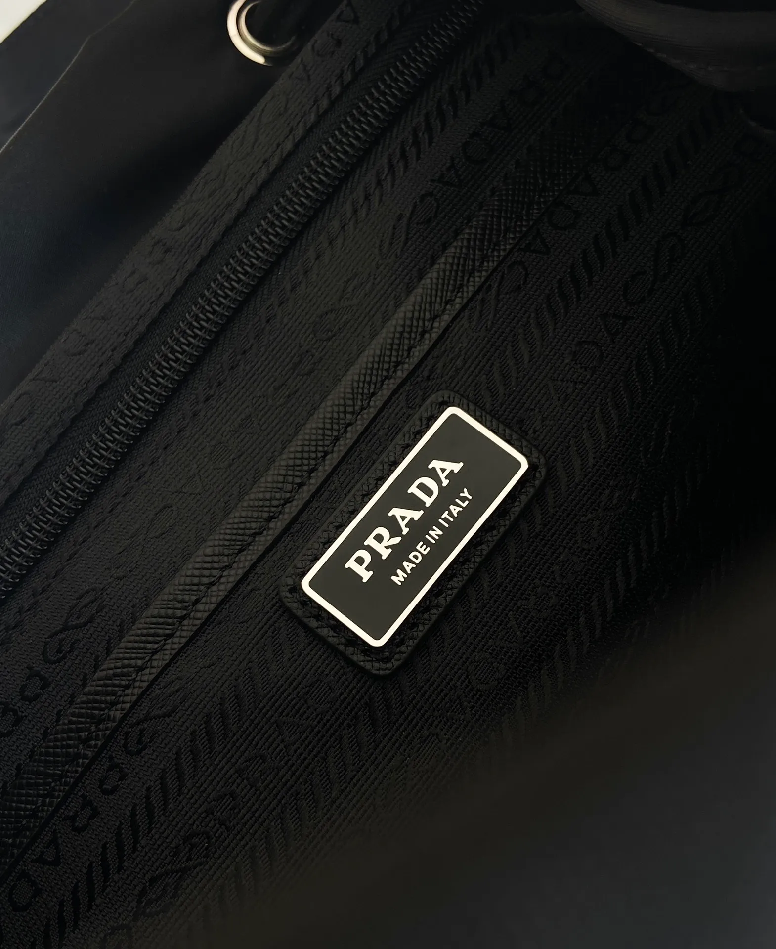 💰1360🎉New Backpack🎉2VZ110A Double Shoulder Strap🎉🎉 This Re-Nylon backpack is designed with classic nylon fabric, top-grade hardware, and integrated with innovative and practical elements, presenting a refined and timeless style. Equipped with a detachable shoulder strap, it can be used interchangeably on different occasions. The upper body effect is very fashionable and elegant, and it is a popular style that will never go out of style🎉Hurry up and get it🎉🎉 Length 34x Height 39x Bottom 15cm🎉🎉🎉🎉👏👏👏