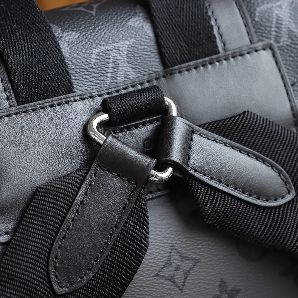 P¥960👉nfc163C01 dynamic chip version👈【Top inspection-free pure steel hardware】𝐂𝐇𝐑𝐈𝐒𝐓𝐎𝐏𝐇𝐄𝐑 Backpack n45419 French original leather🇫🇷Pure steel hardware Size: 38*44*12.5cm 🔍Perfect details 🔍The essence of solid construction!