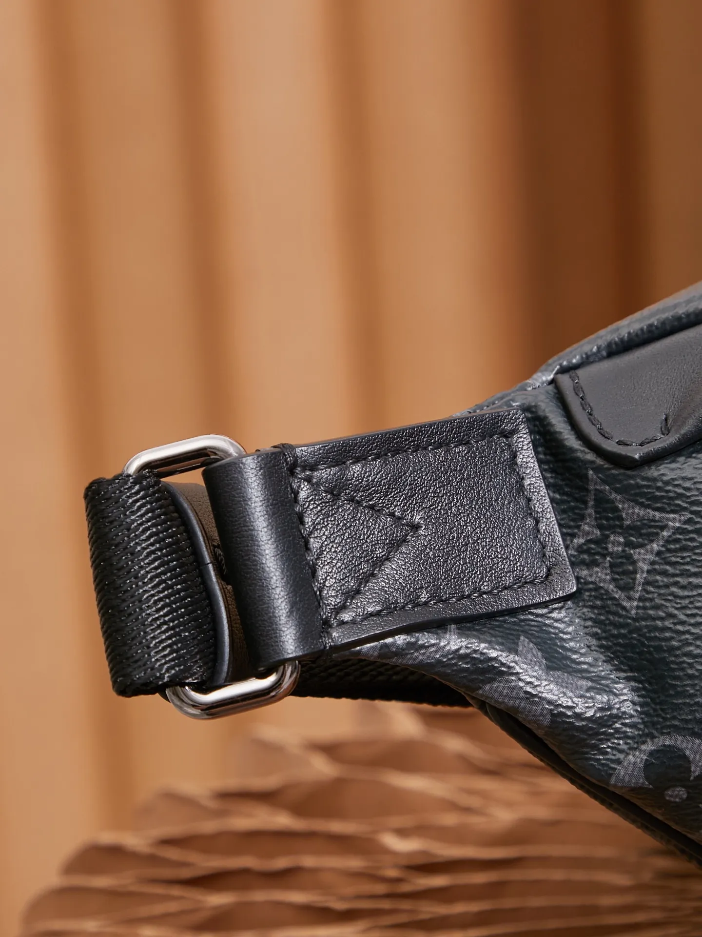 P¥760👉nfc163C01 dynamic chip version👈【Top inspection-free pure steel hardware】Discovery waist bag chest bag m46035 inspection-free version 🔍Perfect details 🔍The essence of solid construction!