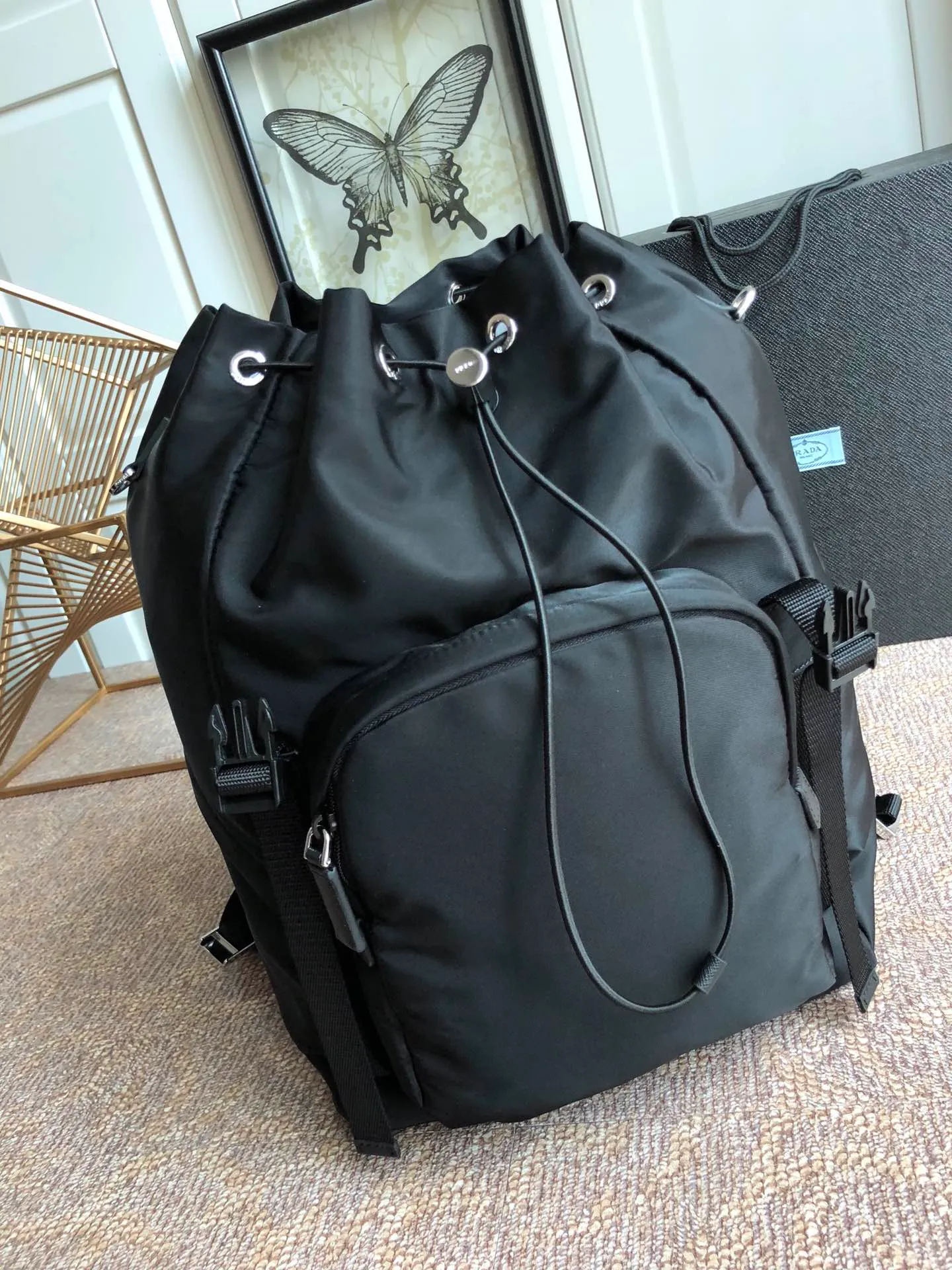 💰1260, a new backpack from P family, classic 2VG0135 triangle mark🎉🎉🎉, original item, made of imported parachute fabric, two buckles on the front, top hardware, 175 OEM code, light and stylish, unisex, never out of date, length 27x height 45x bottom 17cm