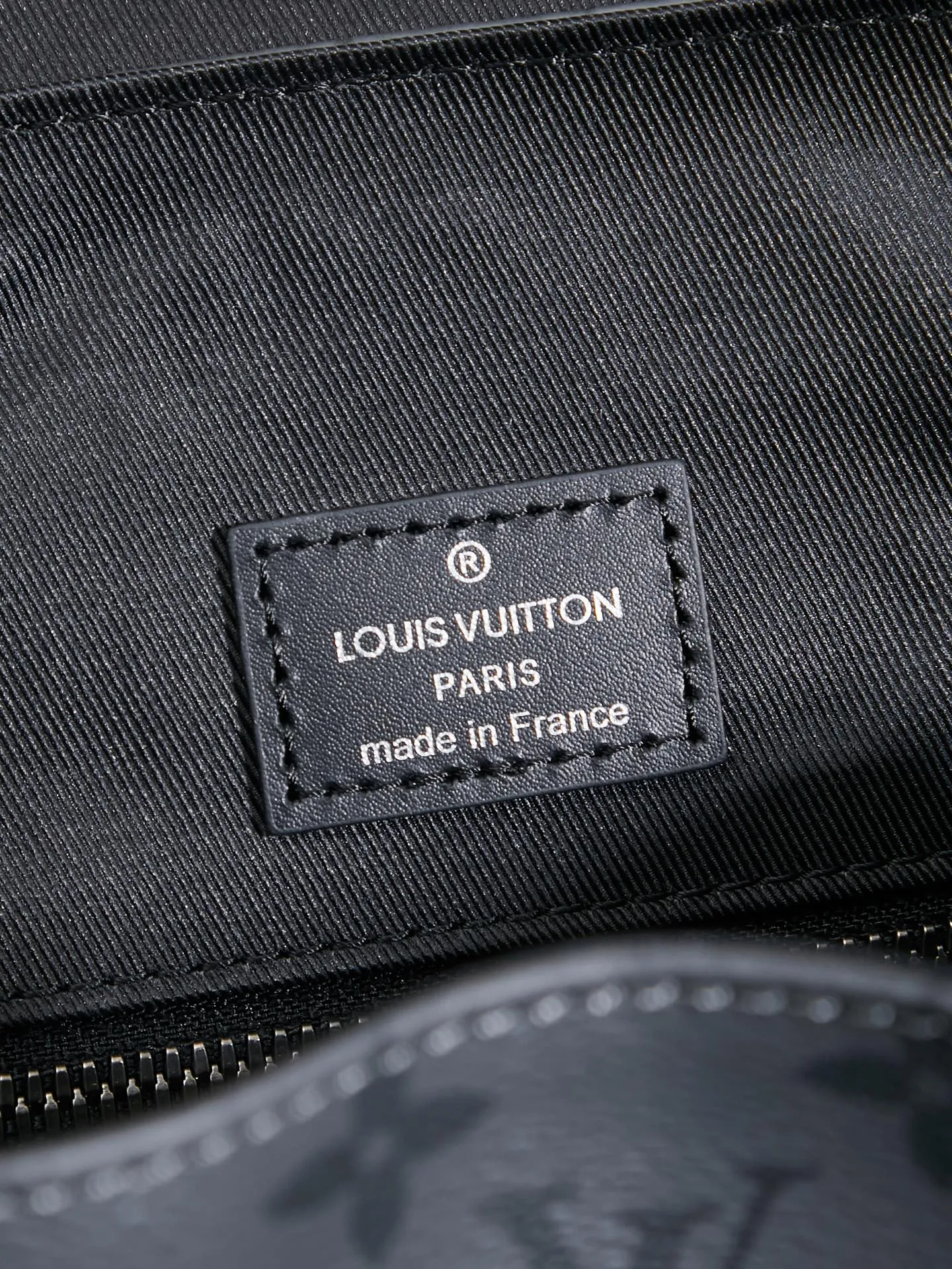 P¥920👉nfc dynamic chip version👈【Top inspection-free pure steel hardware】𝐂𝐇𝐑𝐈𝐒𝐓𝐎𝐏𝐇𝐄𝐑 Small backpack series m46331 inspection-free version ✔️Size: 32*39*12cm 𝒄𝒉𝒓𝒊𝒔𝒕𝒐 𝒑𝒉𝒆𝒓Small size series! A unisex backpack, a daily bag that is very suitable for outdoor use. Its attractive design style is quite tasteful and can easily meet the daily travel capacity. It can hold laptops, books, documents, etc., and the flap closure snaps and drawstrings are more layered and retro. It is an almost versatile bag shape! This model has a high utilization rate and is a must-have for daily commuting and traveling. It doesn��t matter how tall you are!