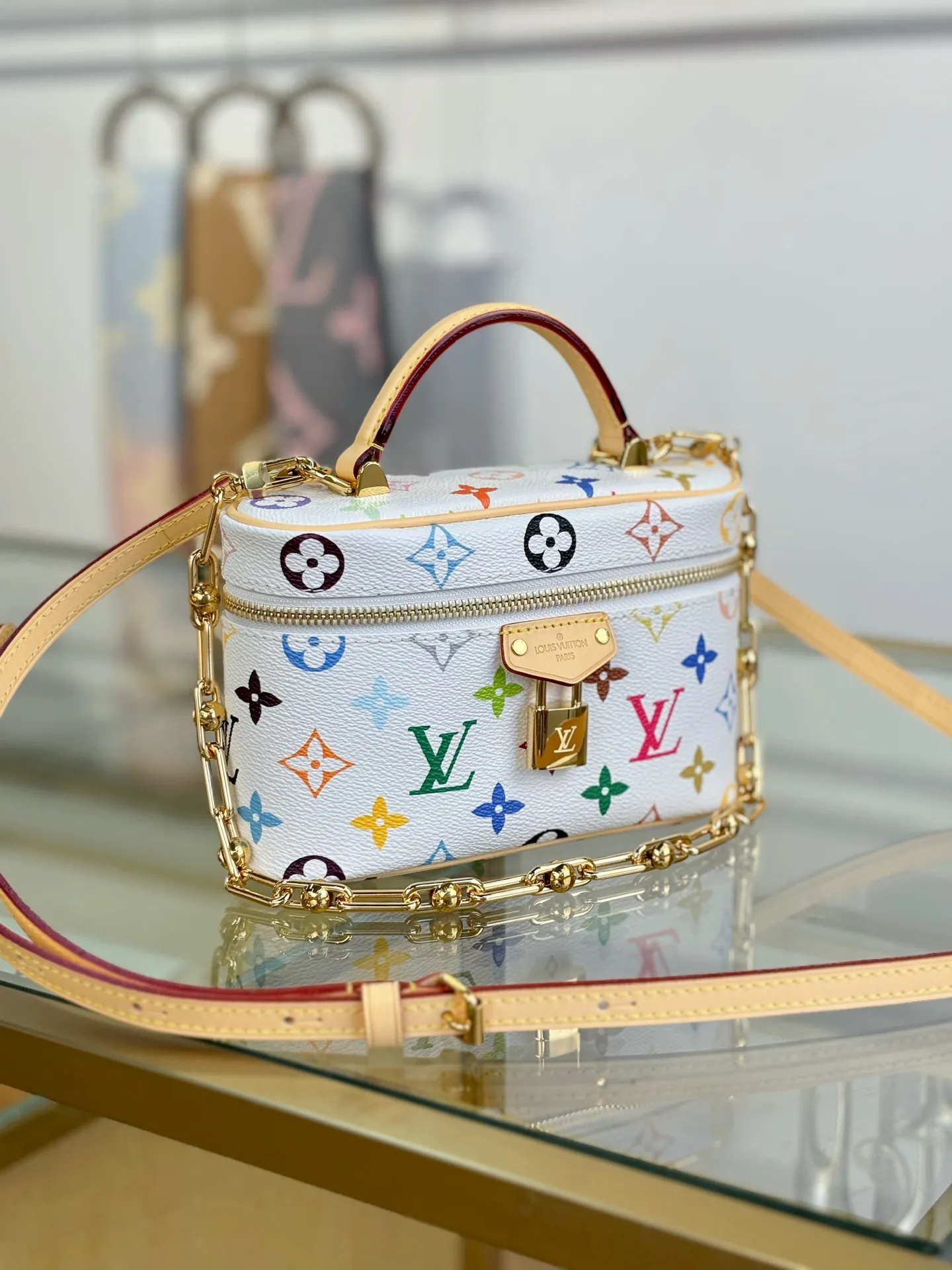 P¥1400 [Special grade MB, 163C01 chip version original leather] LV x TM VANITY CHAIN ​​POUCH handbag Model: M13662 Material: A-grade all-steel hardware, imported original fabric Size: 19x11.5x6.5CM