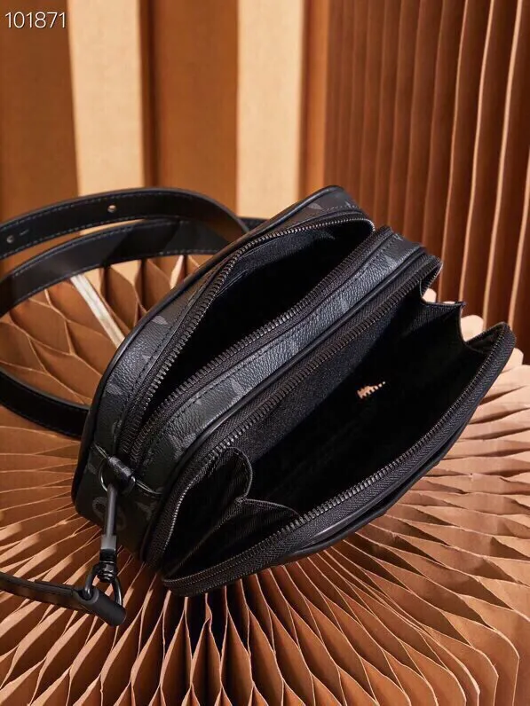 P¥800👉nfc dynamic chip version👈【Top inspection-free, all-steel hardware】The Neo Alpha handbag condenses the design of past Alpha handbags with rounded strokes, and uses soft Monogram Eclipse canvas to build a casual silhouette. The ample space is equipped with a zipper compartment and front patch pocket to hold daily necessities such as mobile phones, cards and keys, and comes with a detachable and adjustable leather shoulder strap. Monogram Eclipse coated canvas - Cow leather trim - Cow leather lining - Metal hardware - Zip compartment - Front patch pocket - Front D-ring - Shoulder strap: removable, adjustable! ! Model: M82542; Size: 11x18.5x6.5CM