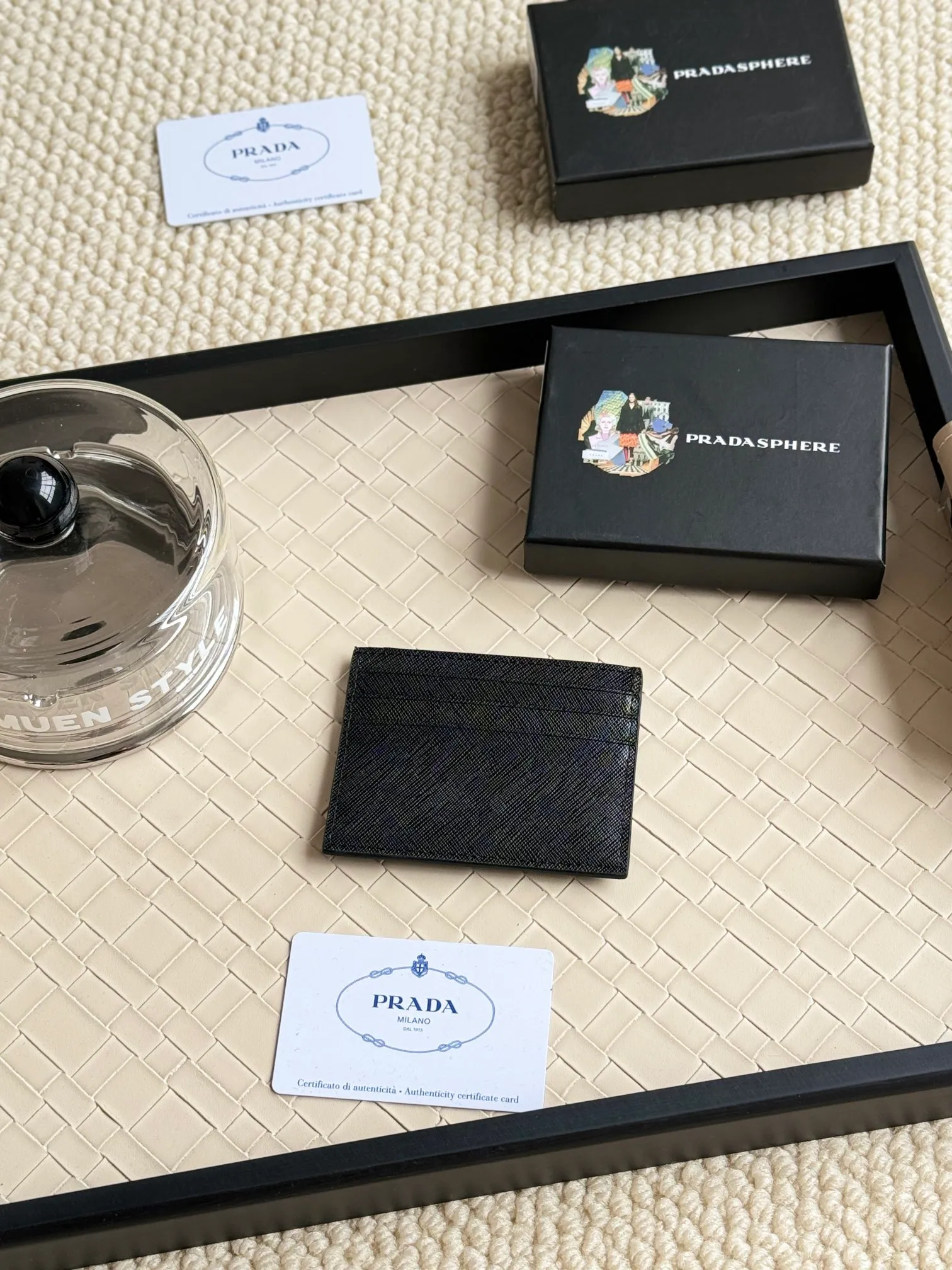 💰110prada popular card holder, unisex small card holder, black, model 1MC025 Triangle Wheat series, nine colors, made of cross-grain cowhide, 6 card slots ➕ one middle sandwich, can hold multiple cards and zeros 💰, size 11.2×8.5cm, real shot, what you see is what you get