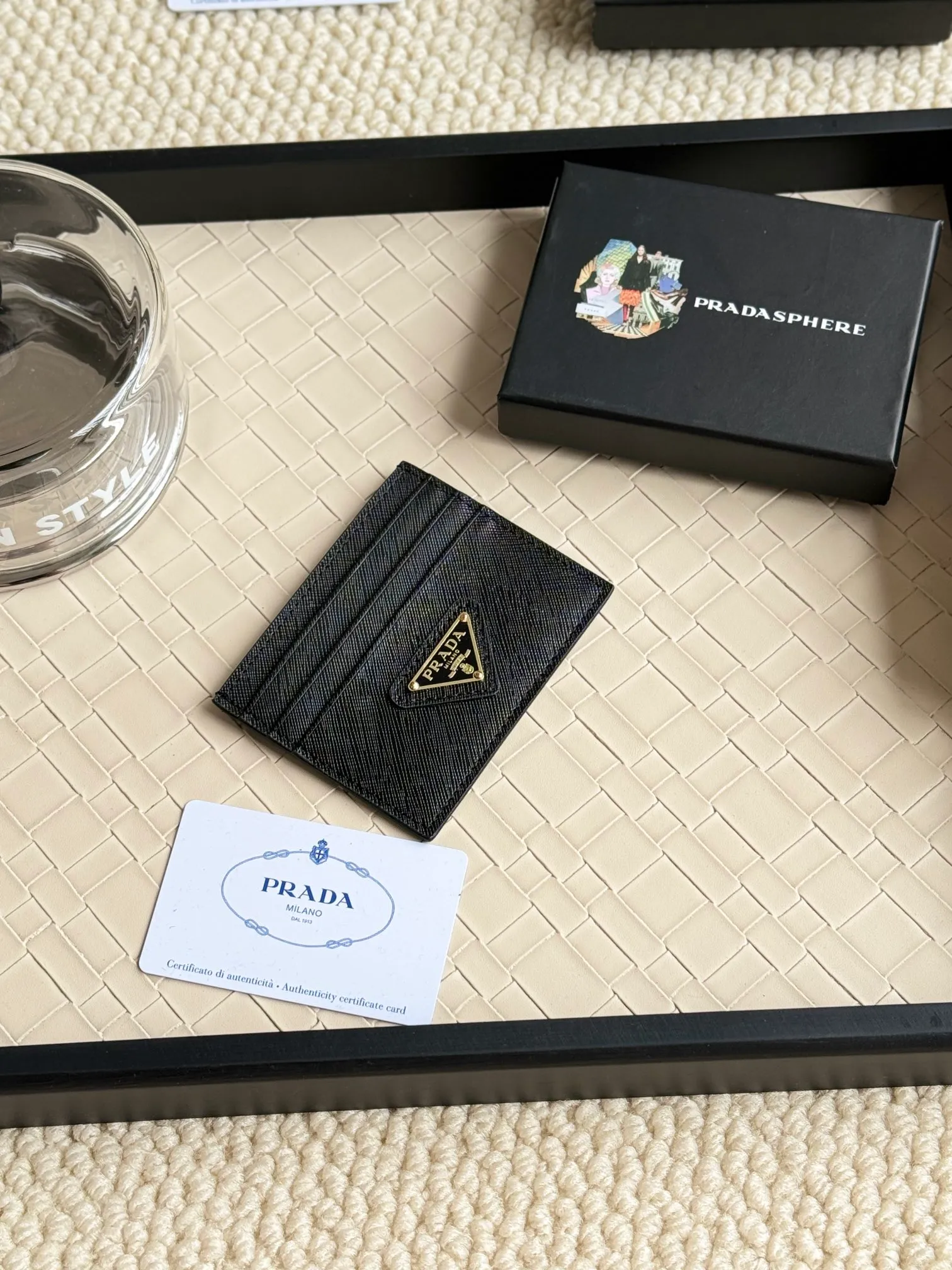 💰110prada popular card holder, unisex small card holder, black, model 1MC025 Triangle Wheat series, nine colors, made of cross-grain cowhide, 6 card slots ➕ one middle sandwich, can hold multiple cards and zeros 💰, size 11.2×8.5cm, real shot, what you see is what you get