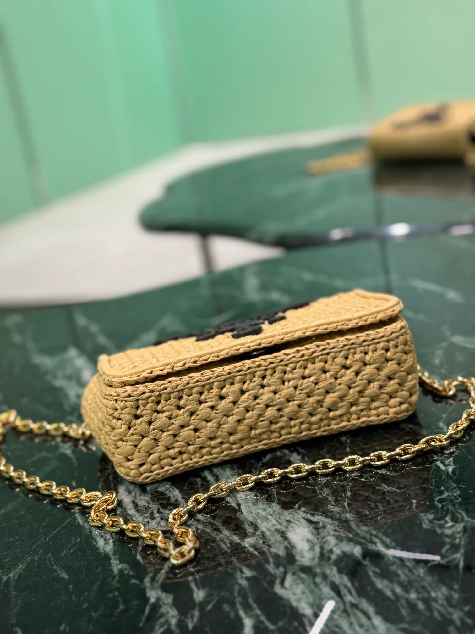 💰1560🌟Chain⛓️Woven Bag This bag has a sophisticated, modern appeal and is made from woven fabric, giving the accessory a soft touch. This style features a detachable chain shoulder strap, Nappa leather interior, gold-tone hardware and a contrasting embroidered monogram. Style number: 1BF135 Dimensions: Width 20 x Length 13 x Base 7cm