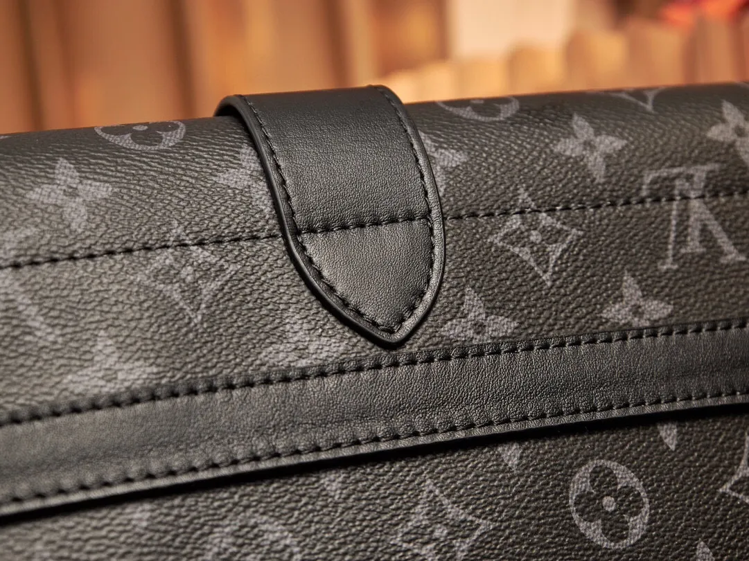 P¥760👉nfc dynamic chip version👈This Samir handbag cross-body bag M45911 French original leather🇫🇷Pure steel hardware Size: 30*23*11cm [Essential details, every detail is impeccable]