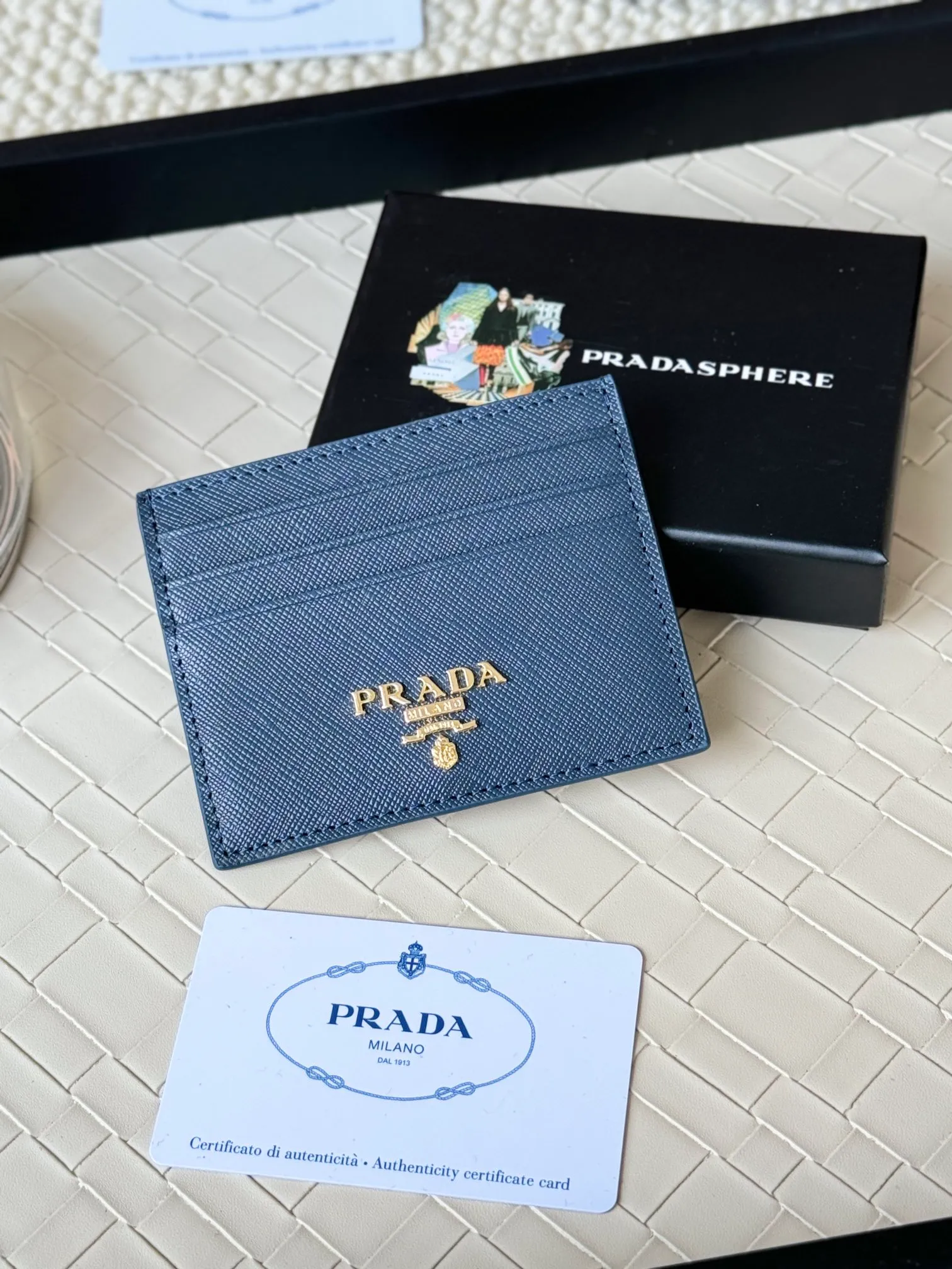 💰100prada popular card holder, small card holder for men and women, black, model 1MC025, loose lettering Triangle Wheat series, nine colors, made of cross-grain cowhide, 6 card slots ➕ One middle sandwich, can place multiple cards and zeros 💰, size 11.2×8.5cm, taken in kind, what you see is what you get