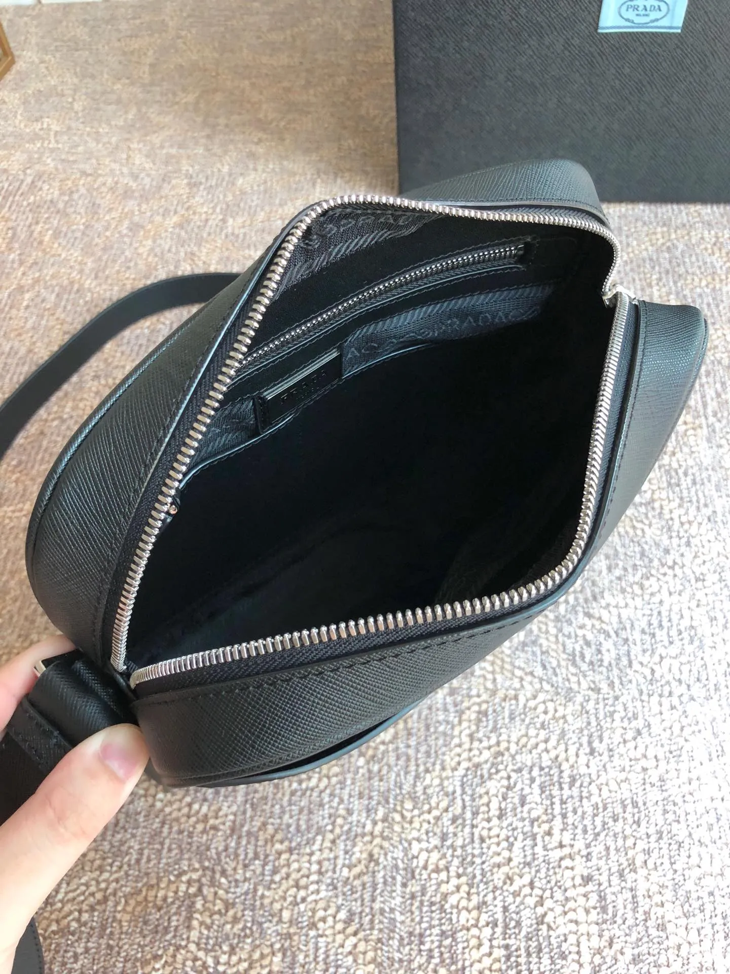 💰1660, P Jiachui new shoulder bag, 008 black, [applause], counter synchronization, the latest style at the counter, complex hand-made color matching, 175 OEM code, length 24X height 26.5cmx bottom 6cm