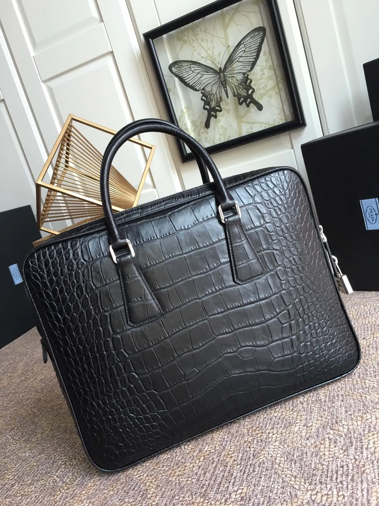 💰2360, exclusive first release🎉🎉🎉, original item 🎉2VE368 crocodile pattern black has arrived💪💪💪, imported original leather/hardware, with imported sheepskin inside, different classic style/encrypted code🔒, 175 OEM code, length 36x height 28x bottom length 3.5cm