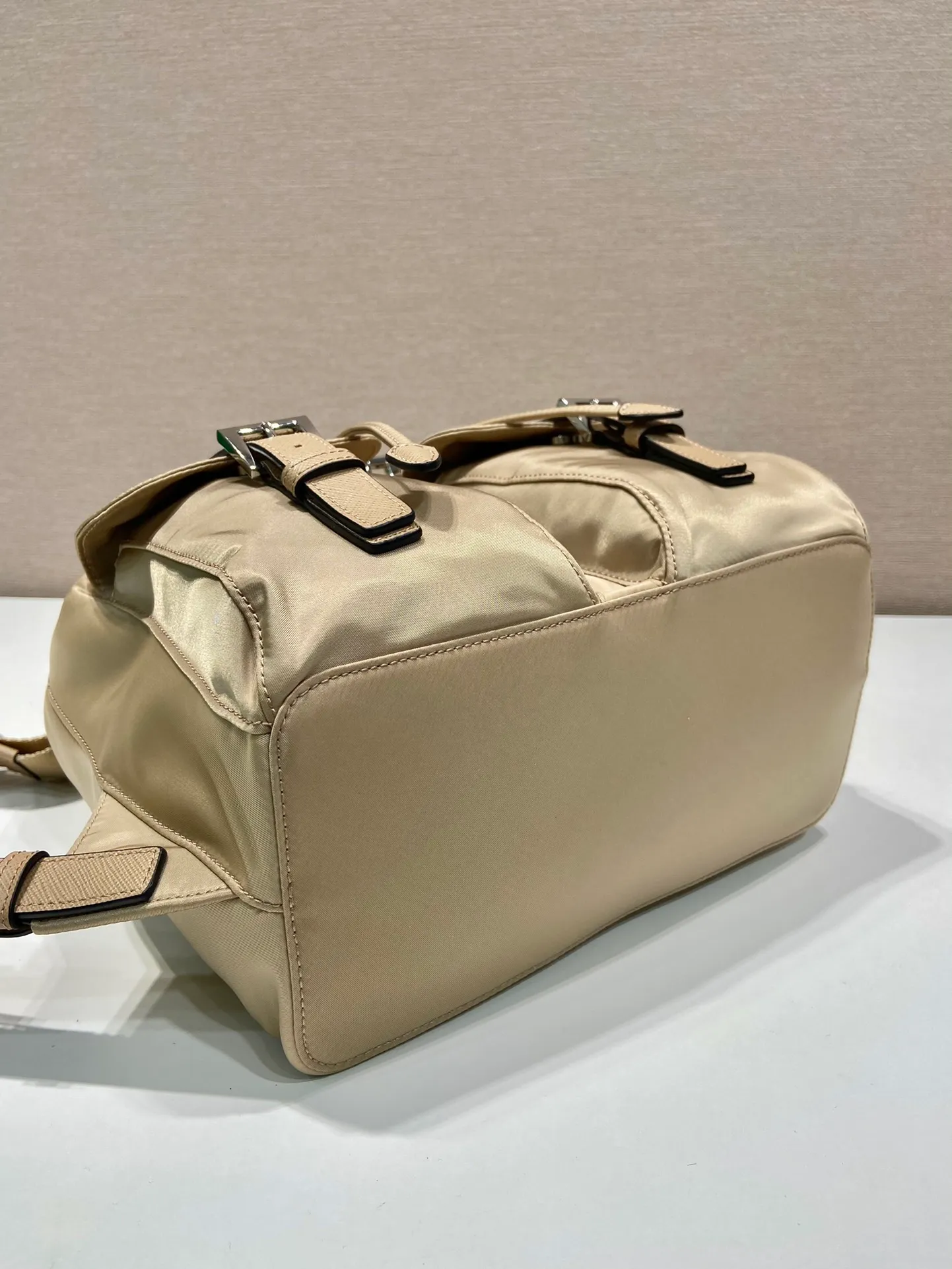 💰1000, P Jiajiao classic backpack, new color 🎉🎉, upgraded plate small size 1BZ677, small size 🙊🙊 top quality, made of imported parachute fabric + cross-grain cowhide + top-grade hardware, light and practical, fashionable + never out of date, hurry up and get it, length 28x height 23.5x bottom 12cm