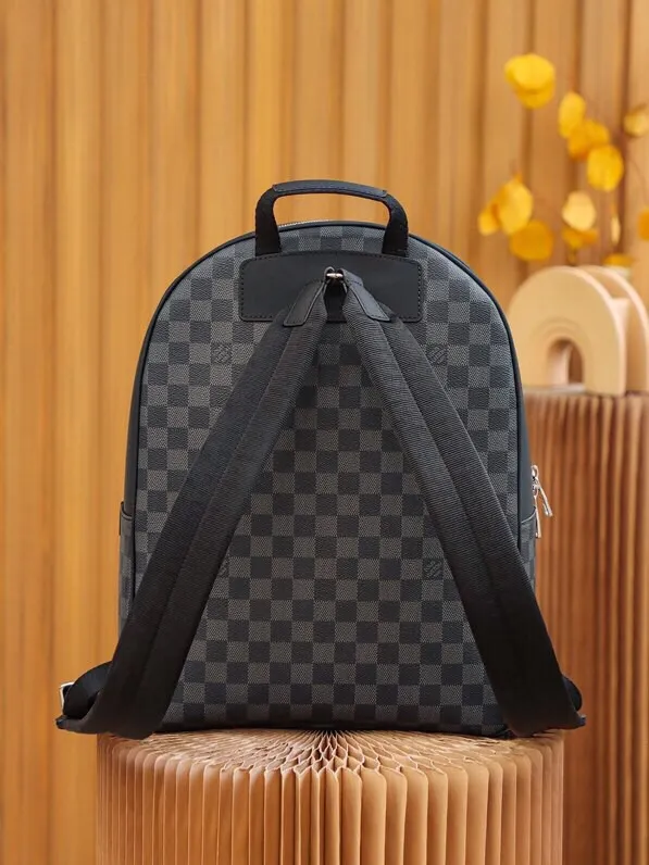 P¥960👉nfc dynamic chip version👈【Top original leather, pure steel hardware】𝐉𝐎𝐒𝐇 Backpack N41473 French original leather🇫🇷Size: 32*40*13 𝕁𝕠𝕤𝕙Backpack, classic backpack shape, checkerboard pattern and black leather color scheme is slightly unique, you will like it at first sight! Low-key yet elegant, it can give you a different feeling whether at work, traveling, or in daily life! It has a large capacity and multiple layers inside. The whole bag gives people a simple feeling. It is easy to control regardless of your height.