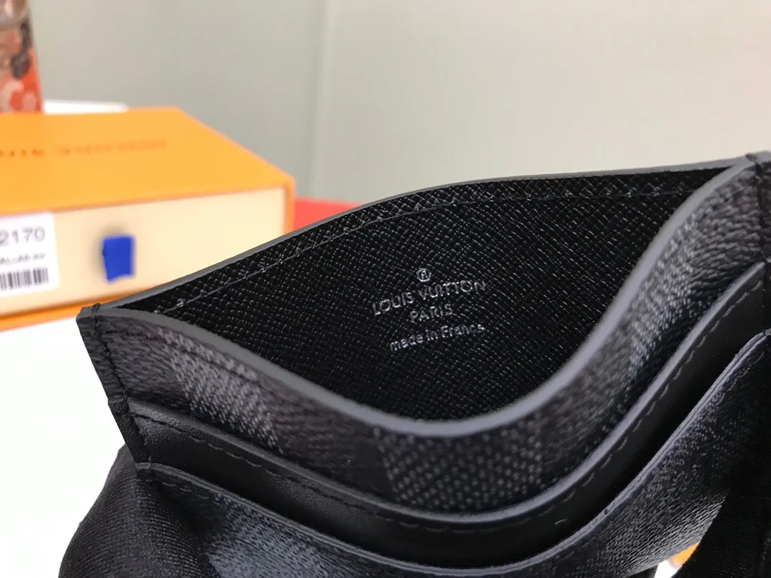 p¥150👉nfc163C01 dynamic chip version👈【Top inspection-free】Original overseas special supply model N62170 black grid PORTE CARTES DOUBLE card holder This card holder made of new Monogram Eclipse coated canvas material is beautiful and fashionable in style, compact in size, and can be easily put into your pocket. Equipped with a central pocket and four slots for storing credit cards, plane and bus tickets, and business cards. 11.0x 7.0x 0.6 cm (length x height x width) with gift box