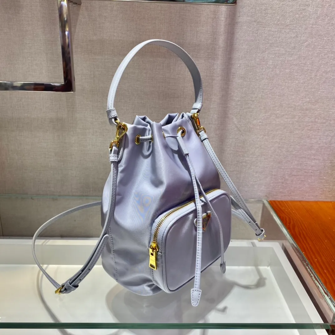 💰720, the classic 1BH038 new color😘 has arrived👏👏 Made of imported nylon fabric, top grade five, portable/diagonal, light, practical and fashionable, beauties, hurry up and get it, 165 OEM code, length 18x height 23 base × 12cm📢📢📢📢