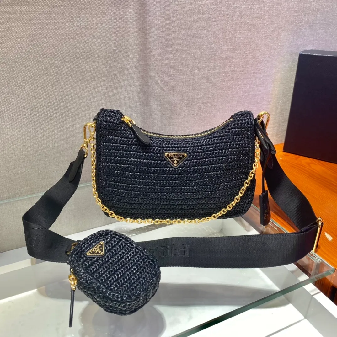 💰1560🎉Straw three-in-one🎉1BH204🎉🎉 This pure hand-knitted three-in-one design is great👏👏three uses in one pack🎉🎉This complicated craftsmanship looks very elegant/fashionable. What I love most is that there is a small pendant (small bag) hanging on the shoulder strap. The upper body effect is very good and the return rate is 100%😘A must-have for summer🎉Hurry up and get it🎉🎉 Length 23x Height 16x Bottom 7cm