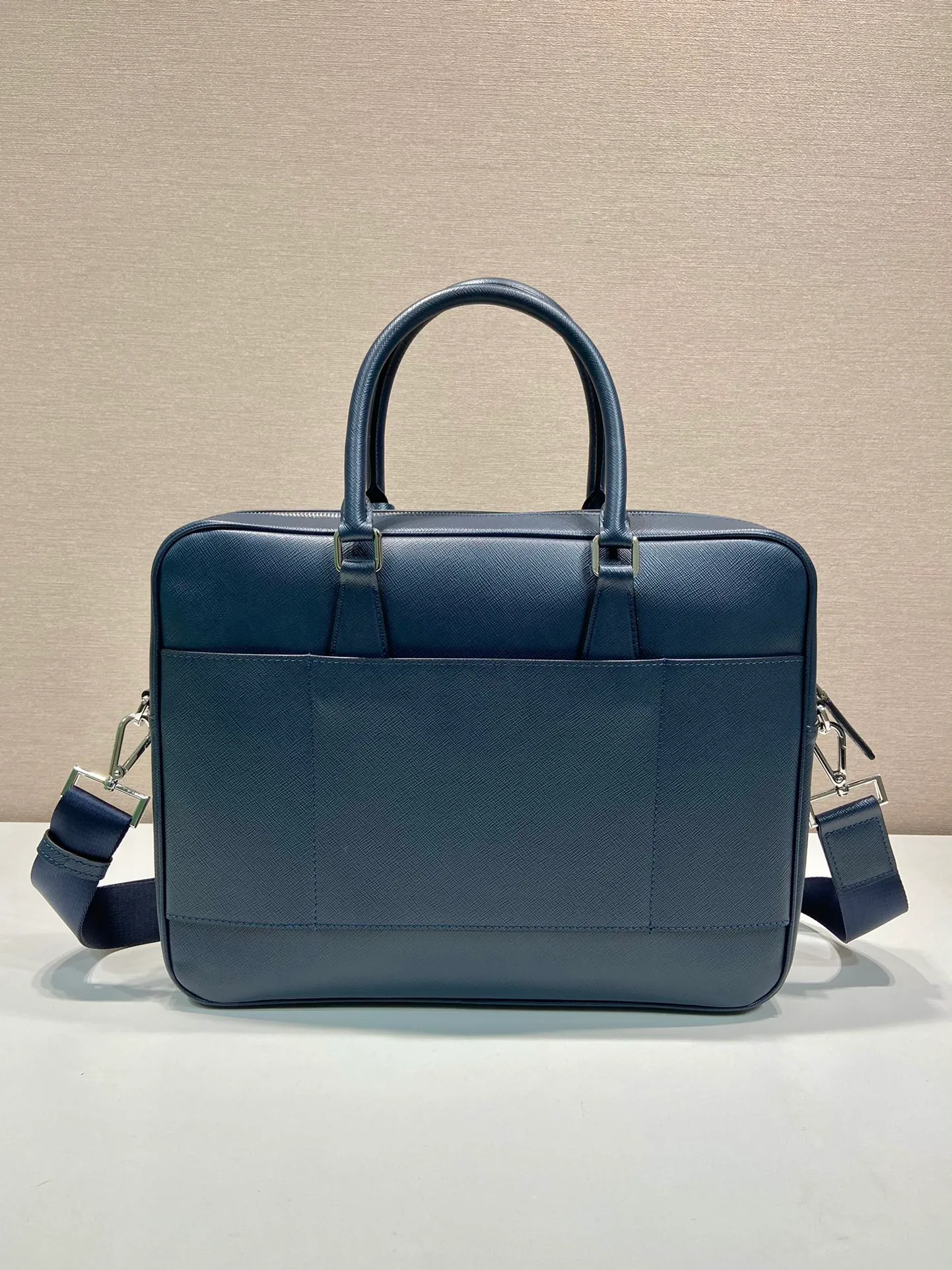 💰2160, classic model 0891 blue🎉🎉🎉Top original goods, the latest comprehensive upgrade board, it has arrived. It has arrived [smile][smile][smile], made of imported cross-grain cowhide + original hardware + imported sheepskin, length 38X height 29cm [red envelope] [red envelope] [red envelope]